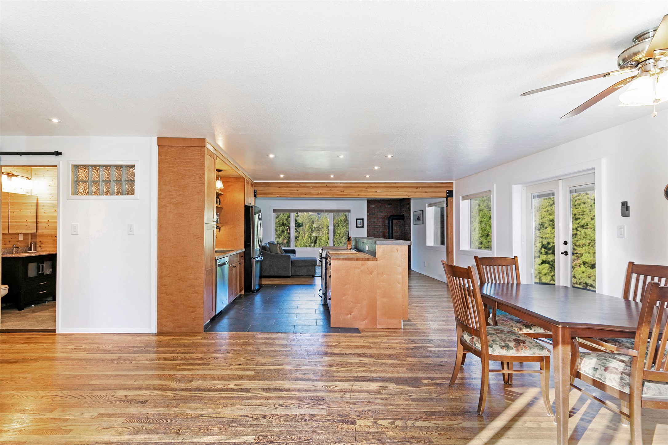 821 Fred Burr Road Property Photo 4