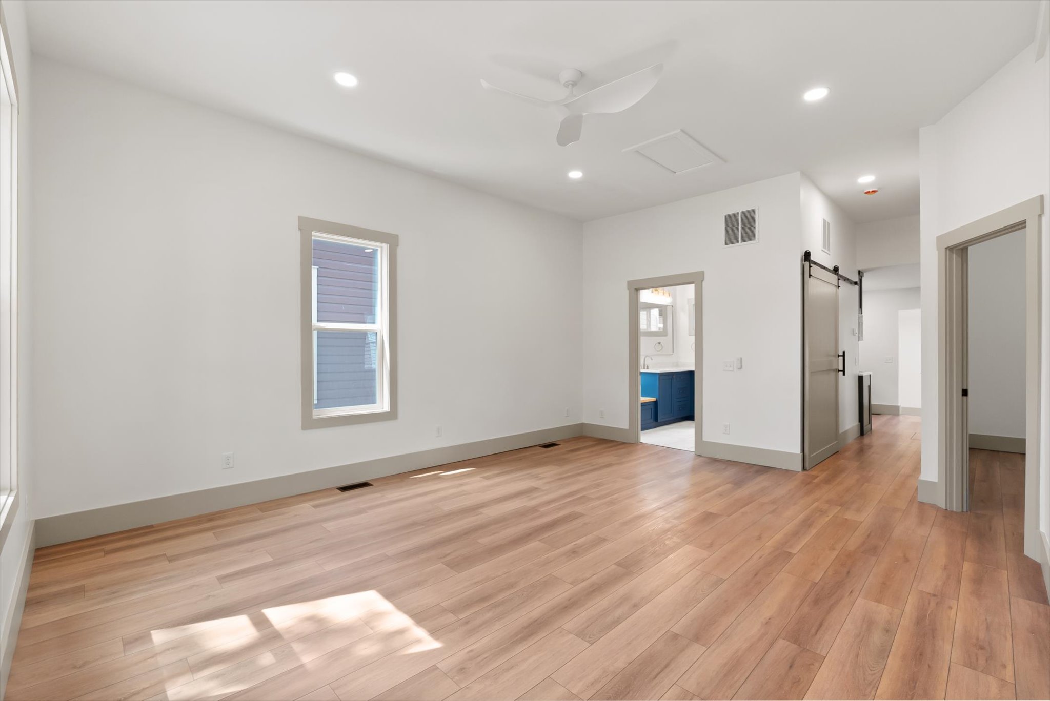 633 Owen Street Property Photo 3