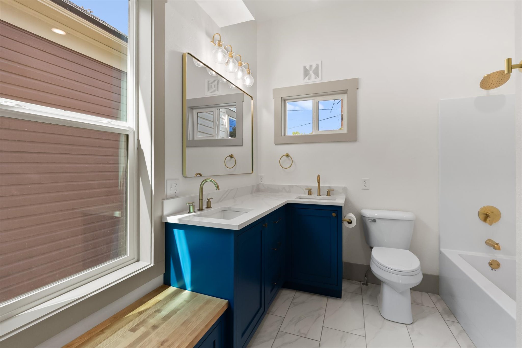 633 Owen Street Property Photo 10