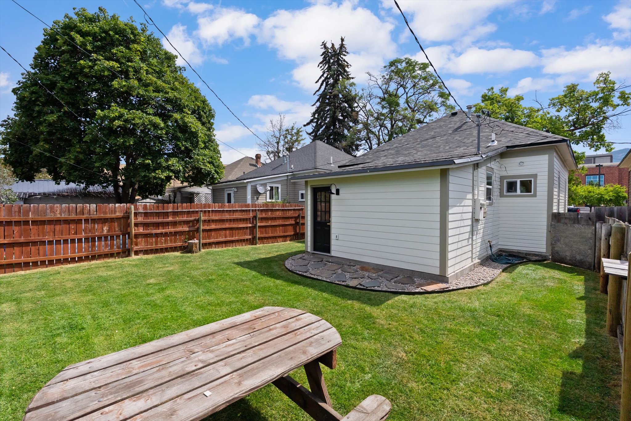 633 Owen Street Property Photo 26