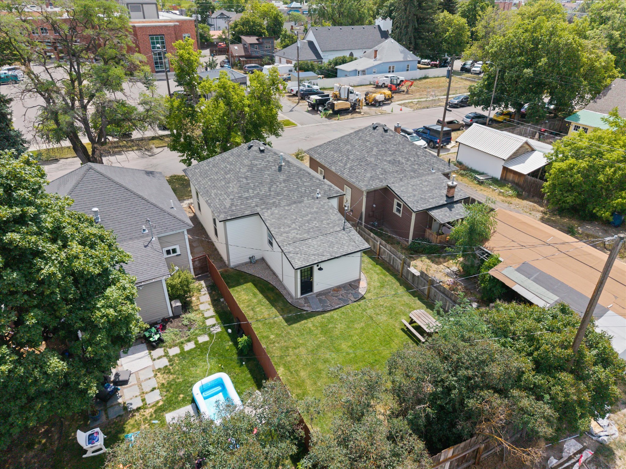 633 Owen Street Property Photo 27