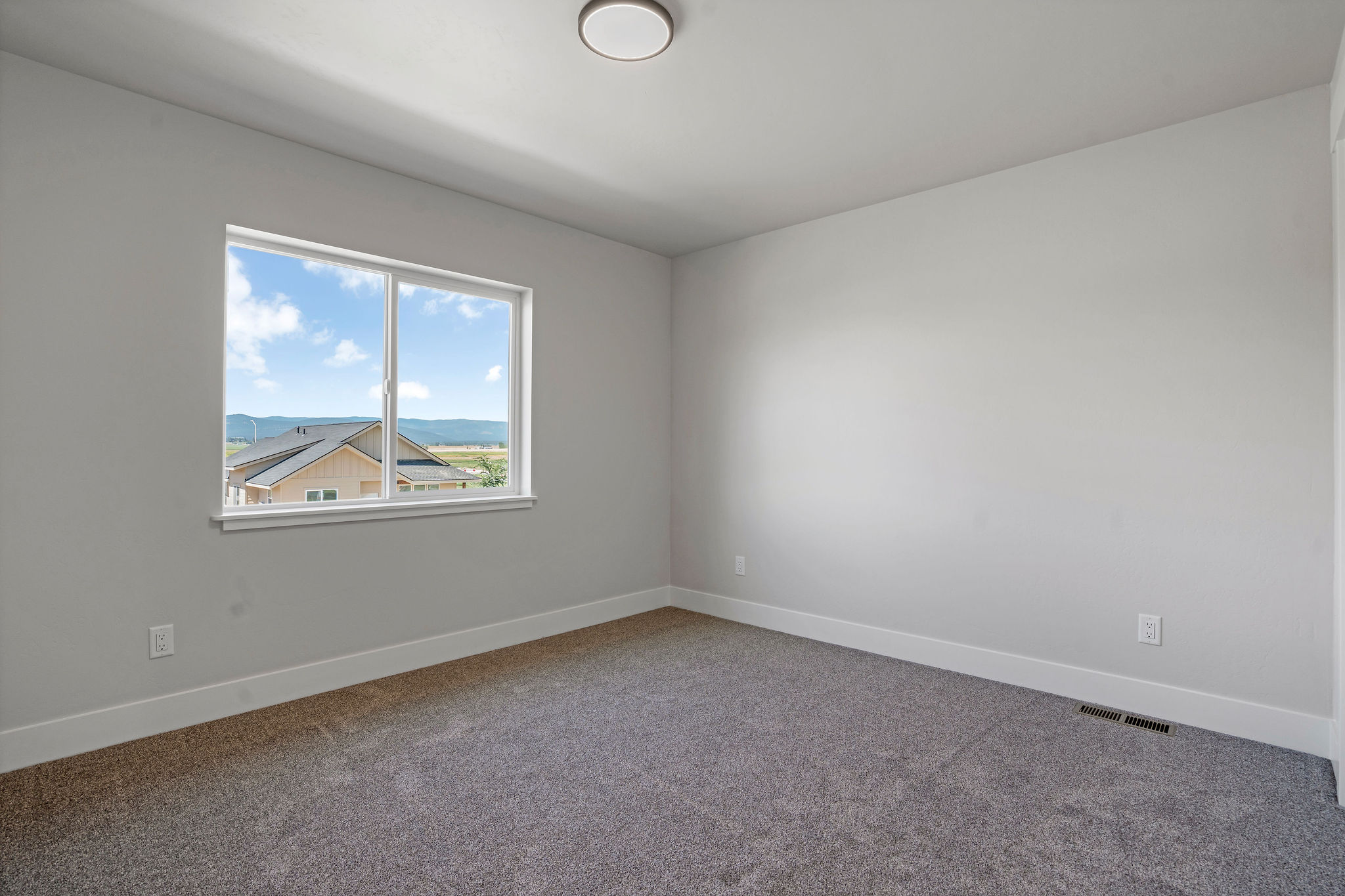 619 Holstein Way Property Photo 23