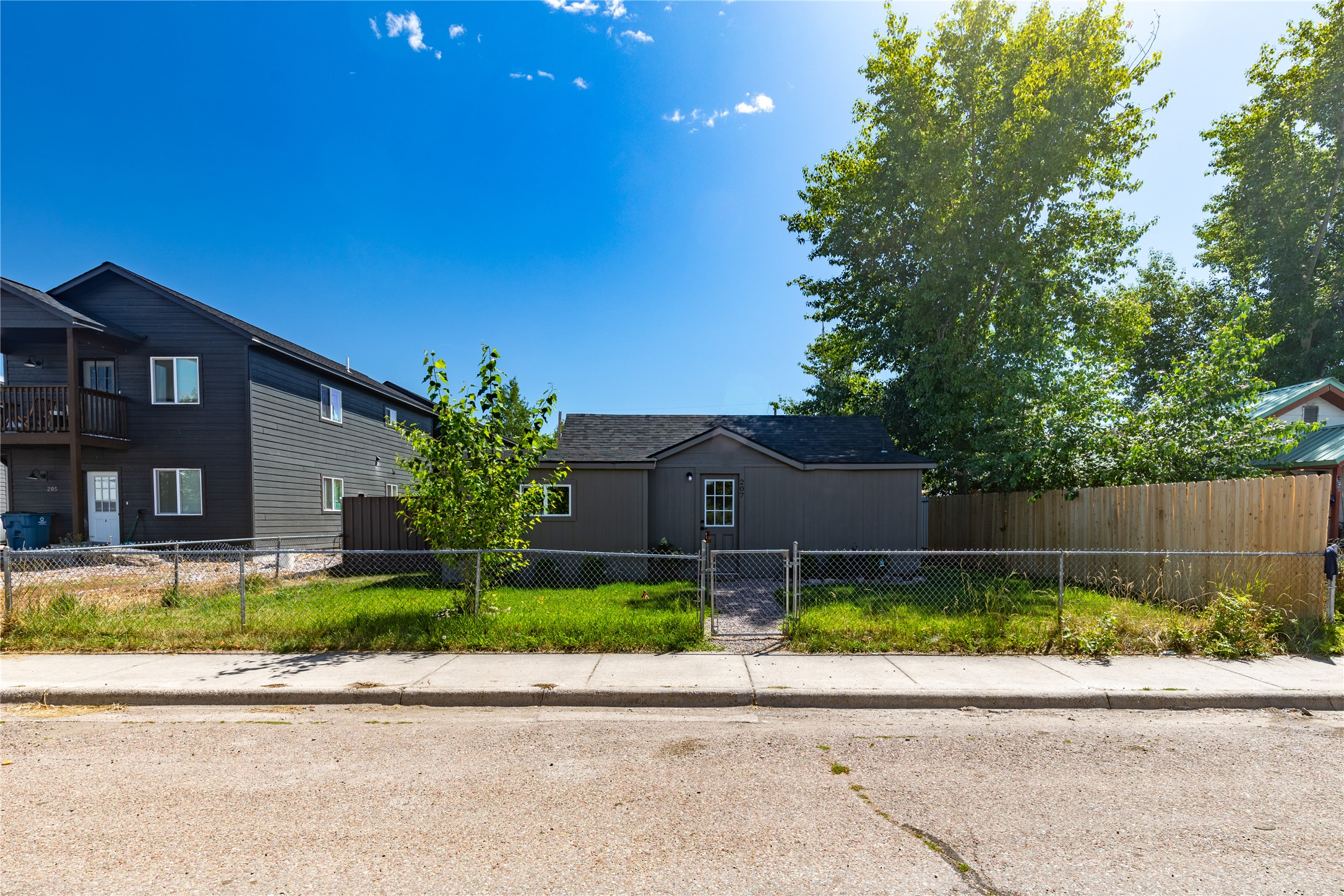 207 9th Avenue W Property Photo 1
