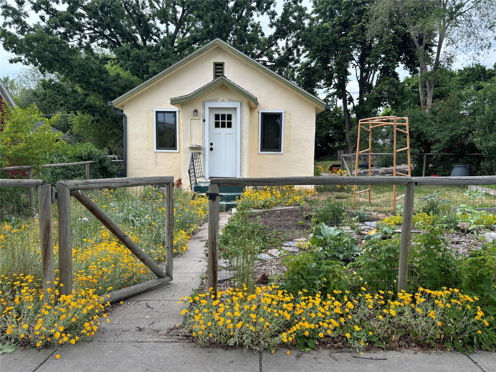 1300 Toole Avenue Property Photo 1
