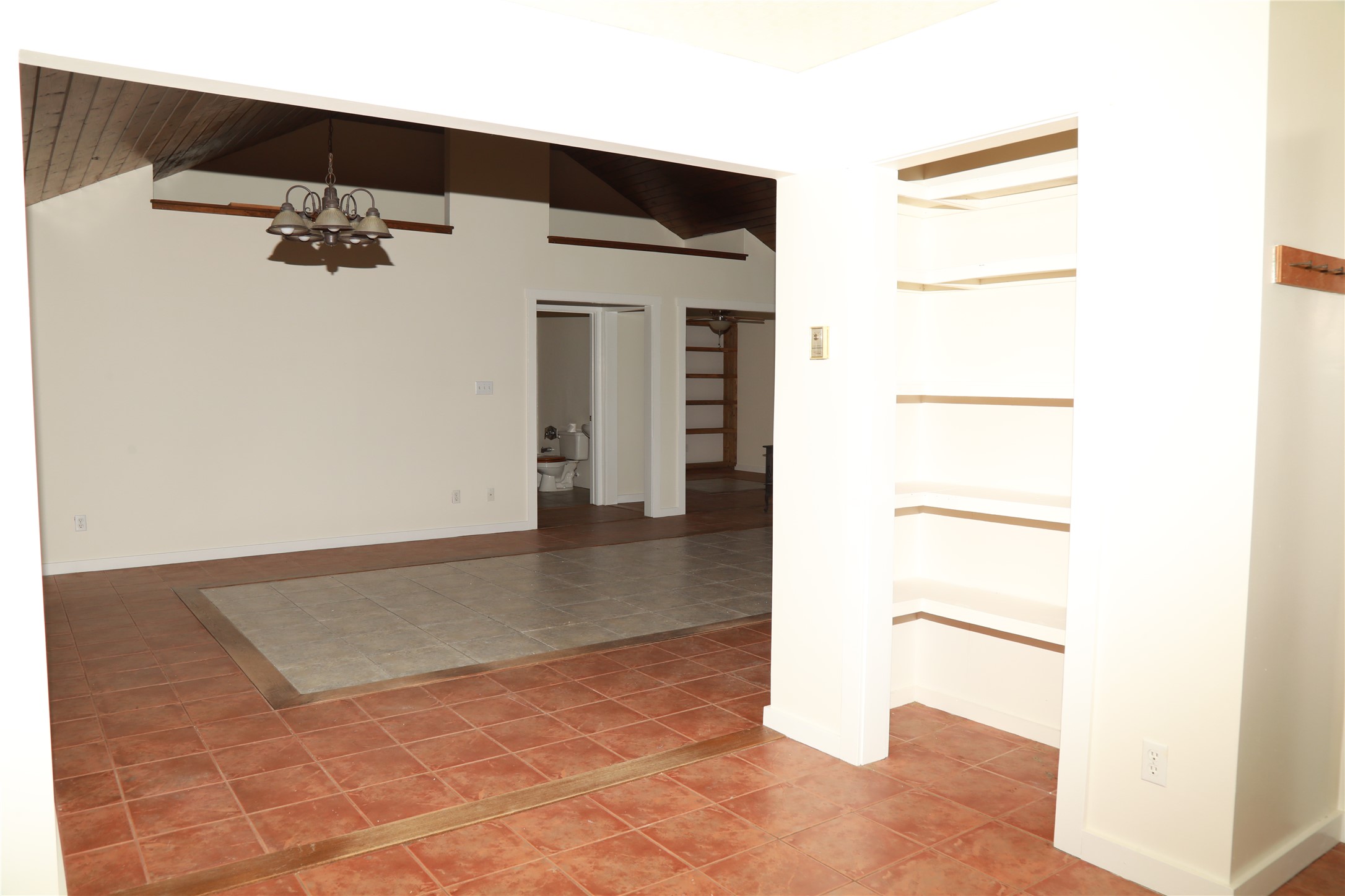 1898 Buxadoodal Way Property Photo 6