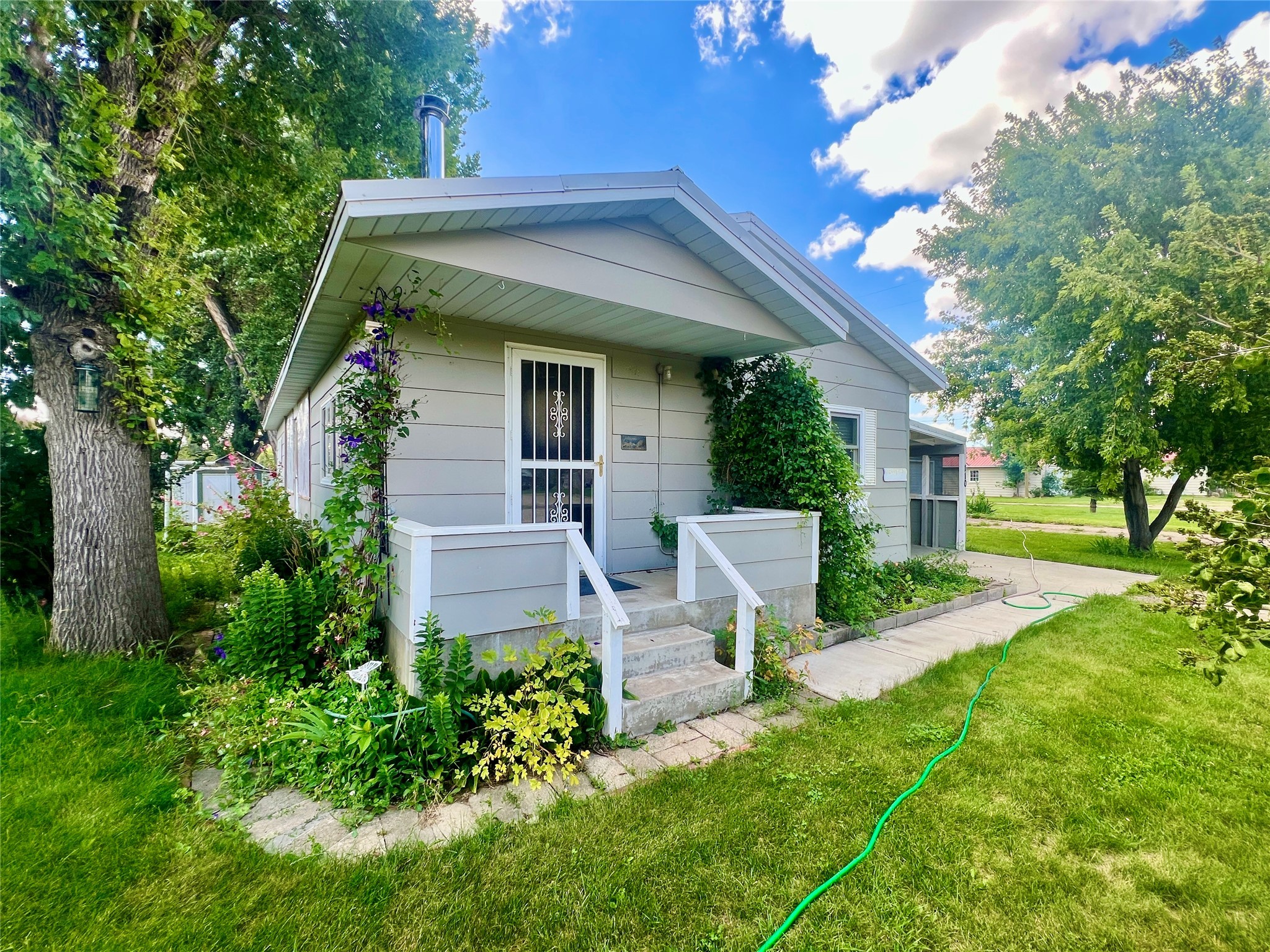 110 2nd Avenue Property Photo 1