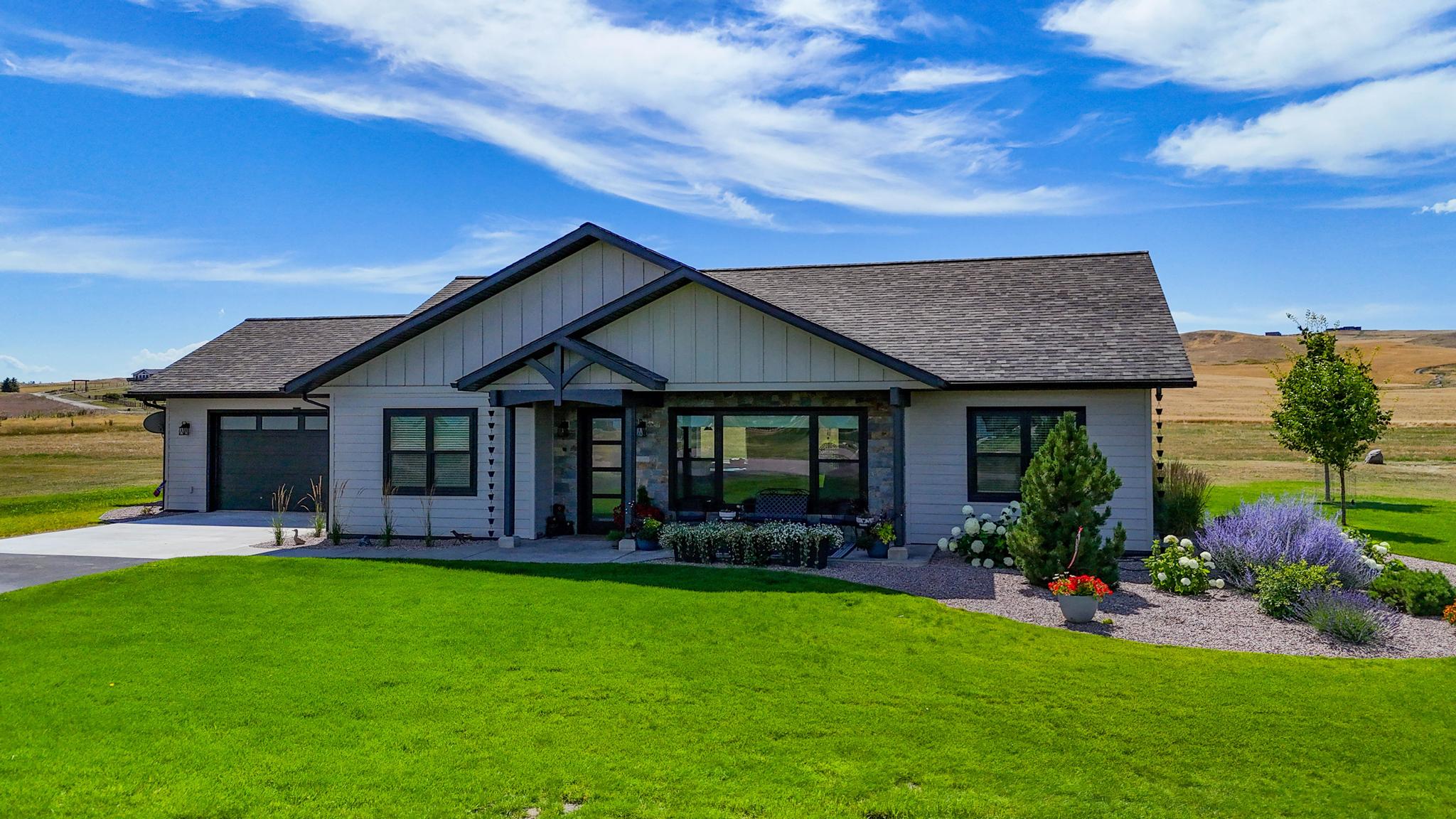 34577 Eagle Crest Drive Property Photo 1