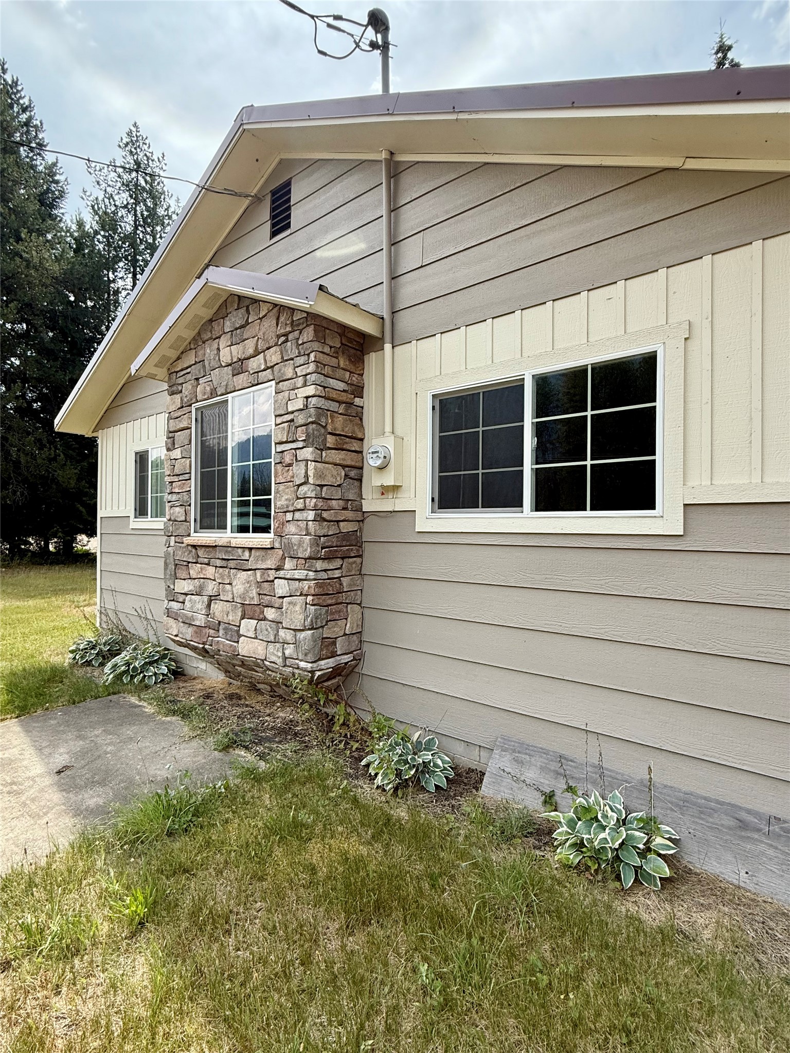 1234 Mt Hwy 200 Property Photo 3