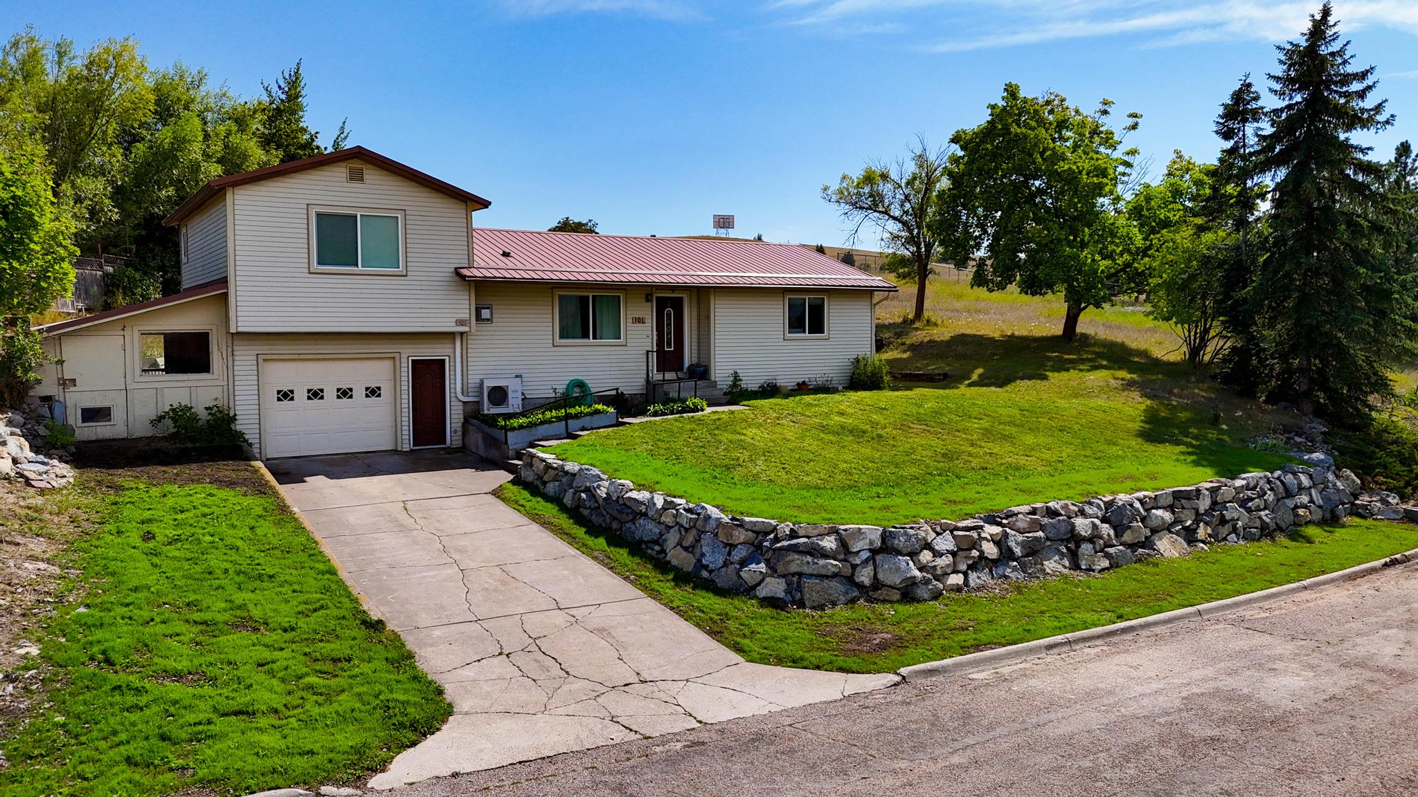 101 22nd Avenue W Property Photo 1