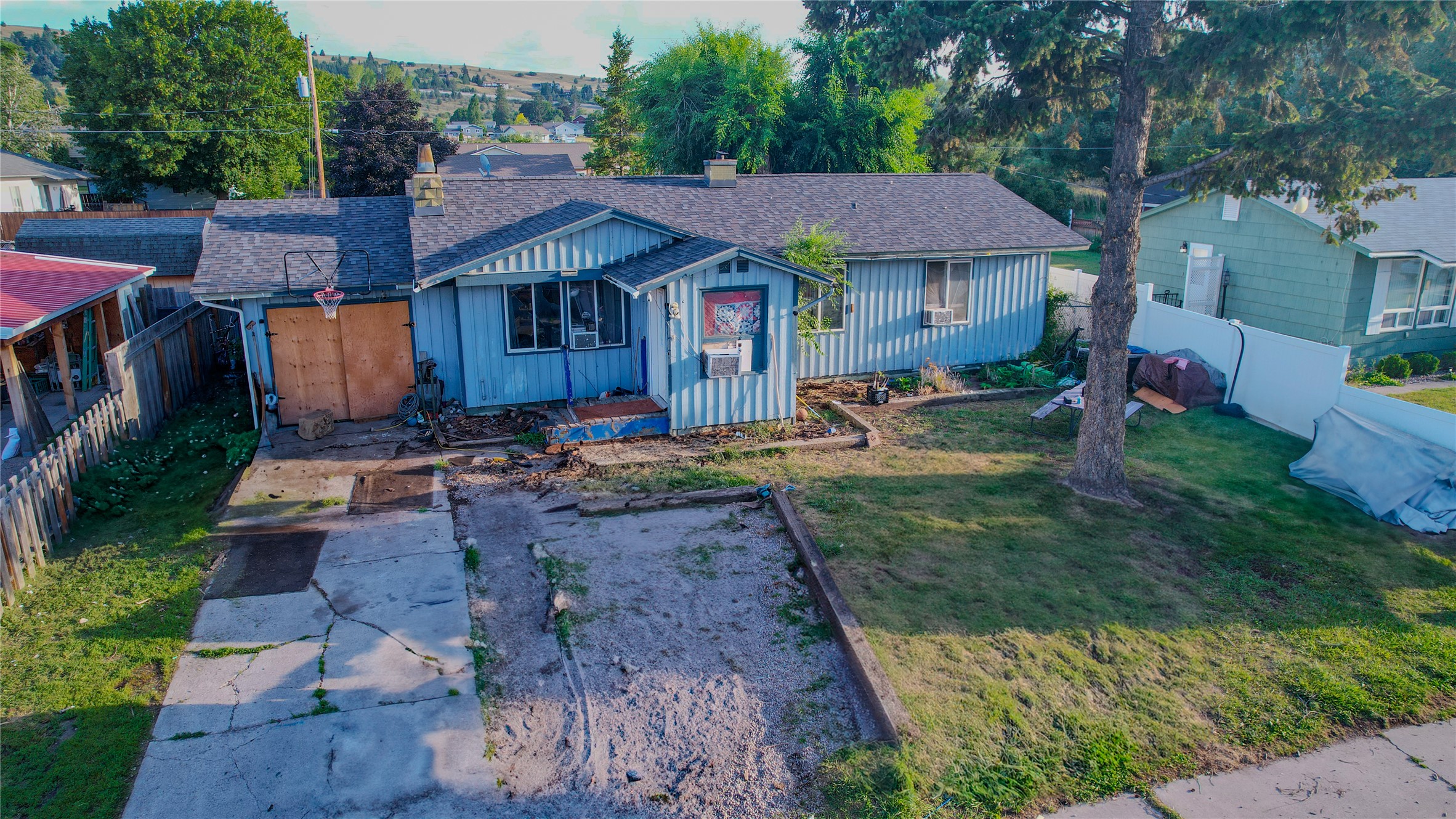 404 12th Avenue E Property Photo 1