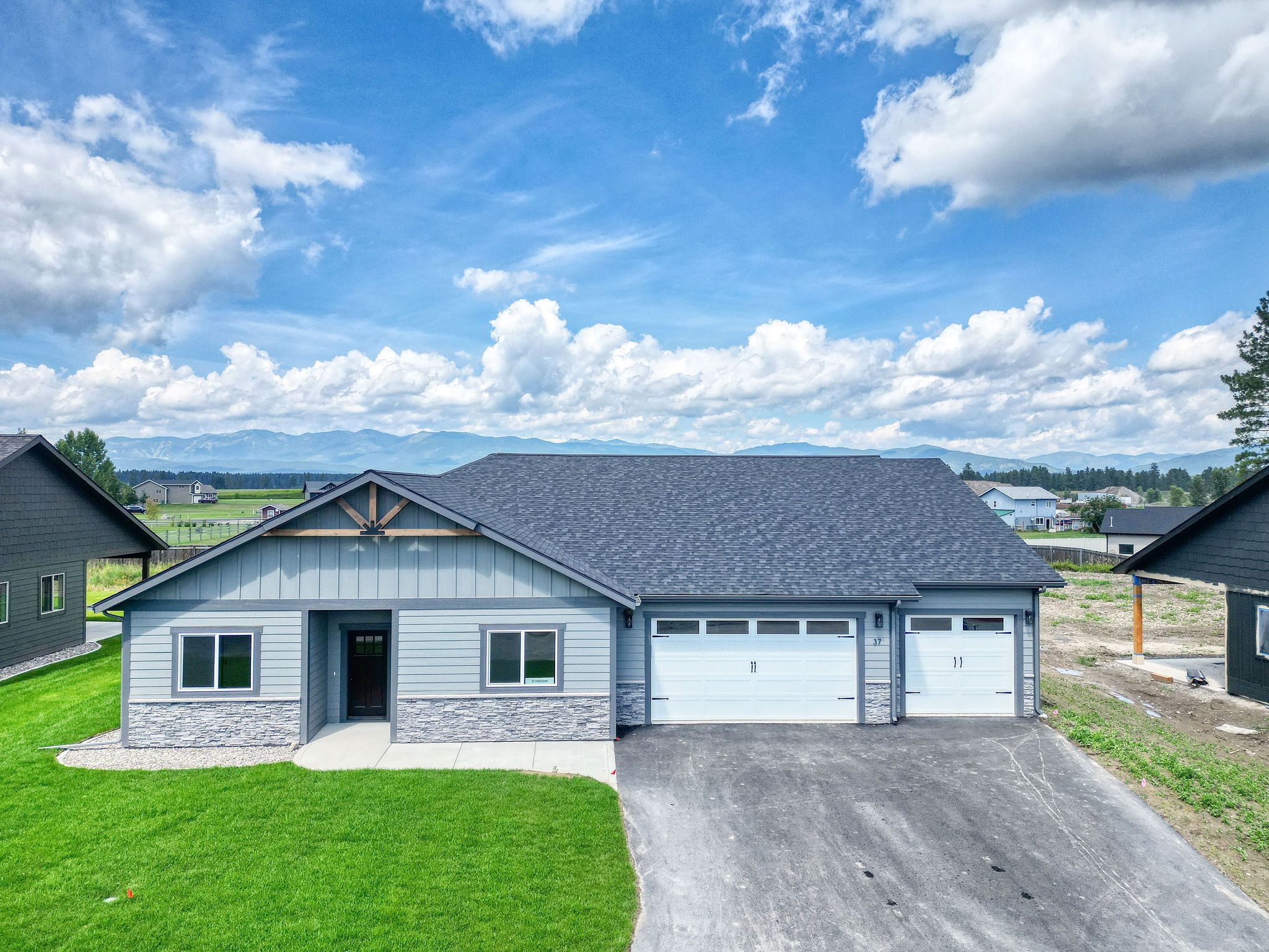 37 Hodgson Court Property Photo 1
