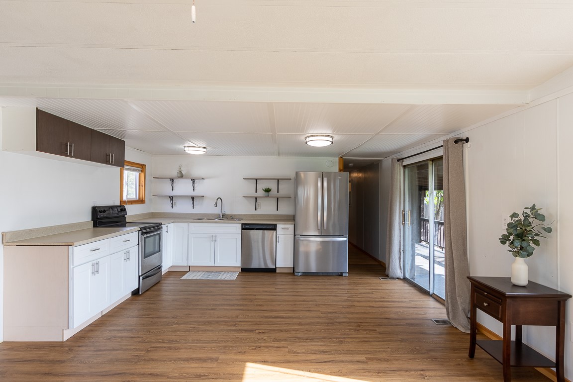 403 Southwood Drive Property Photo 1