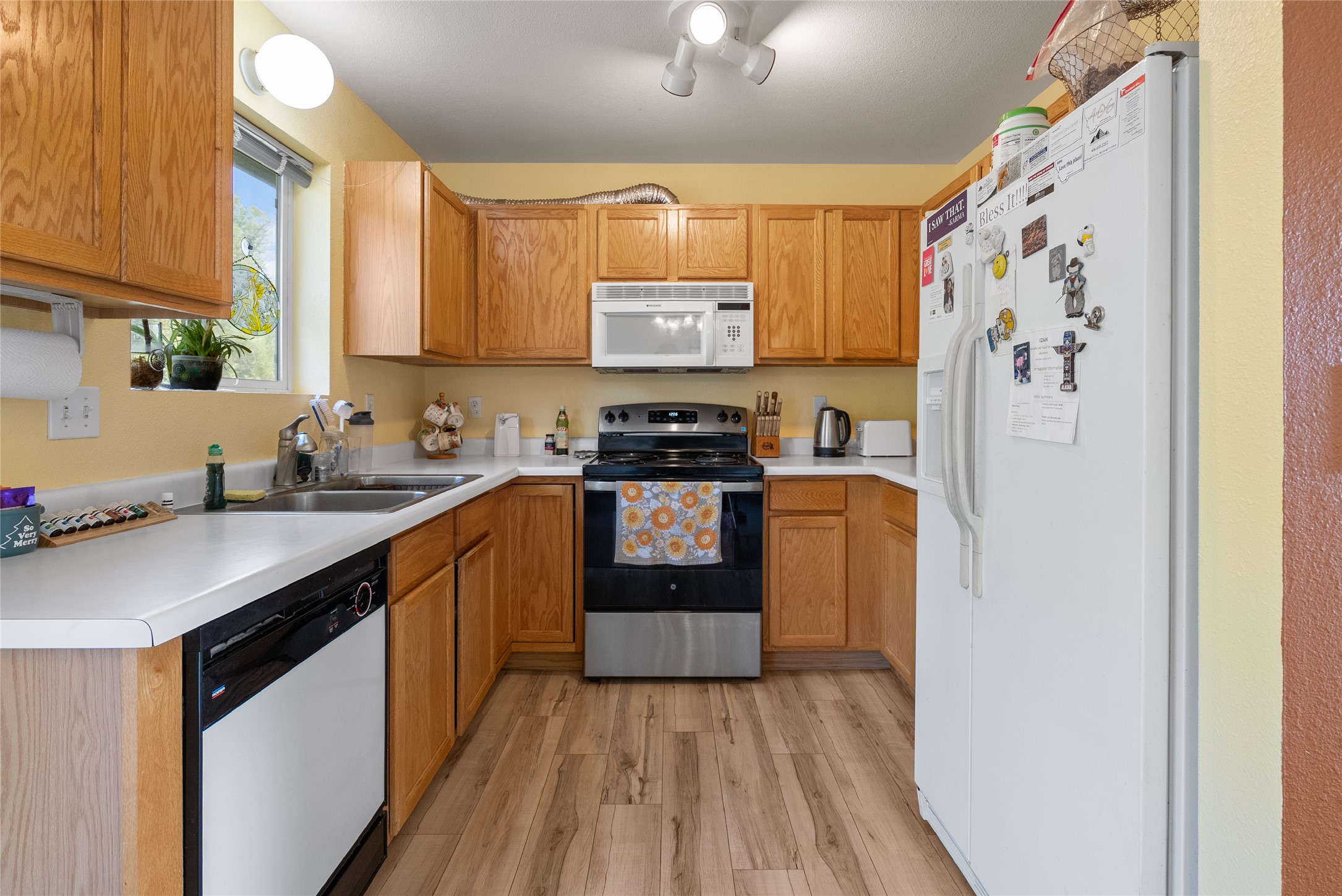 163 Greenbriar Drive Property Photo 6