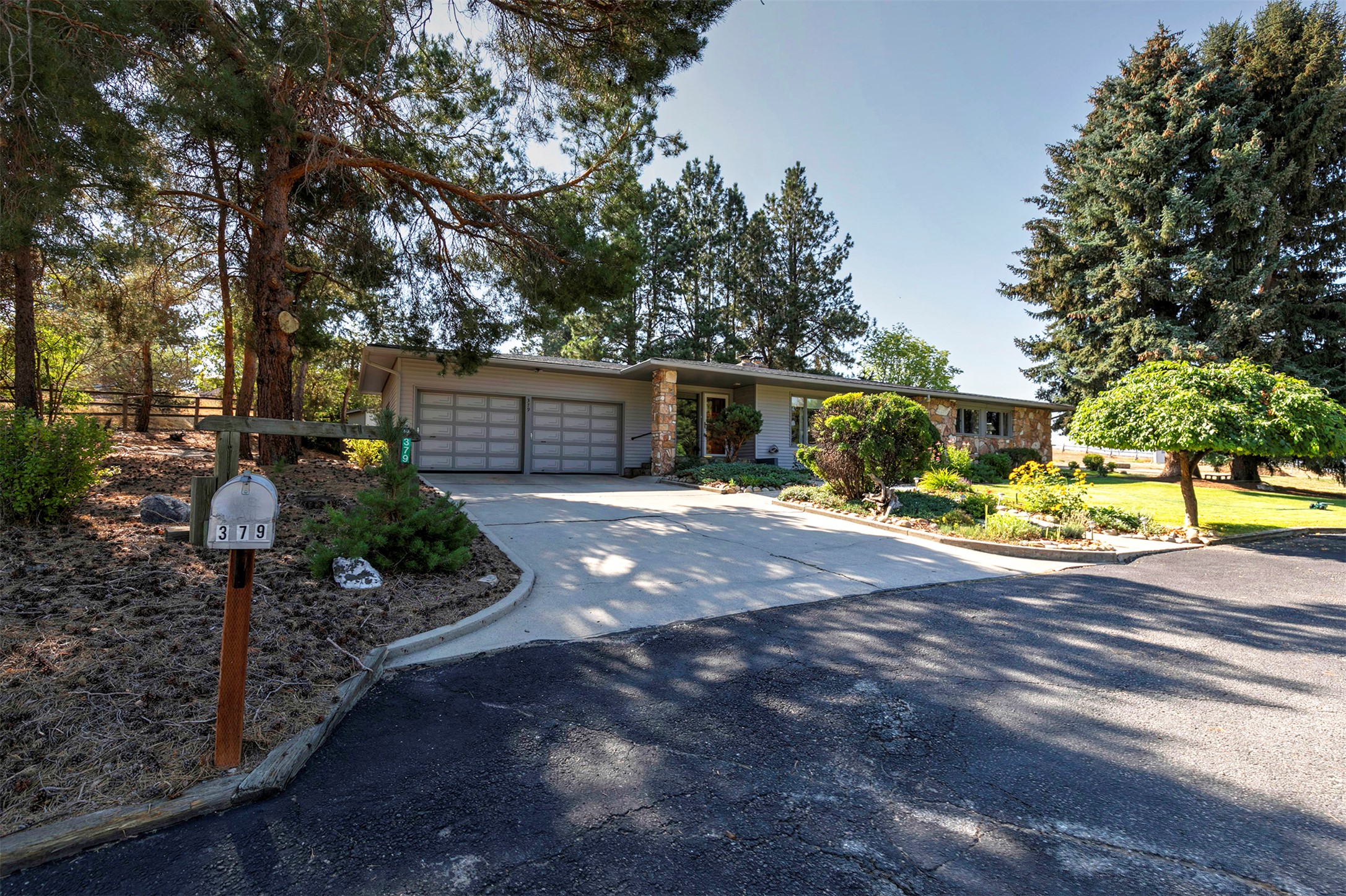 379 Fairgrounds Road Property Photo 1