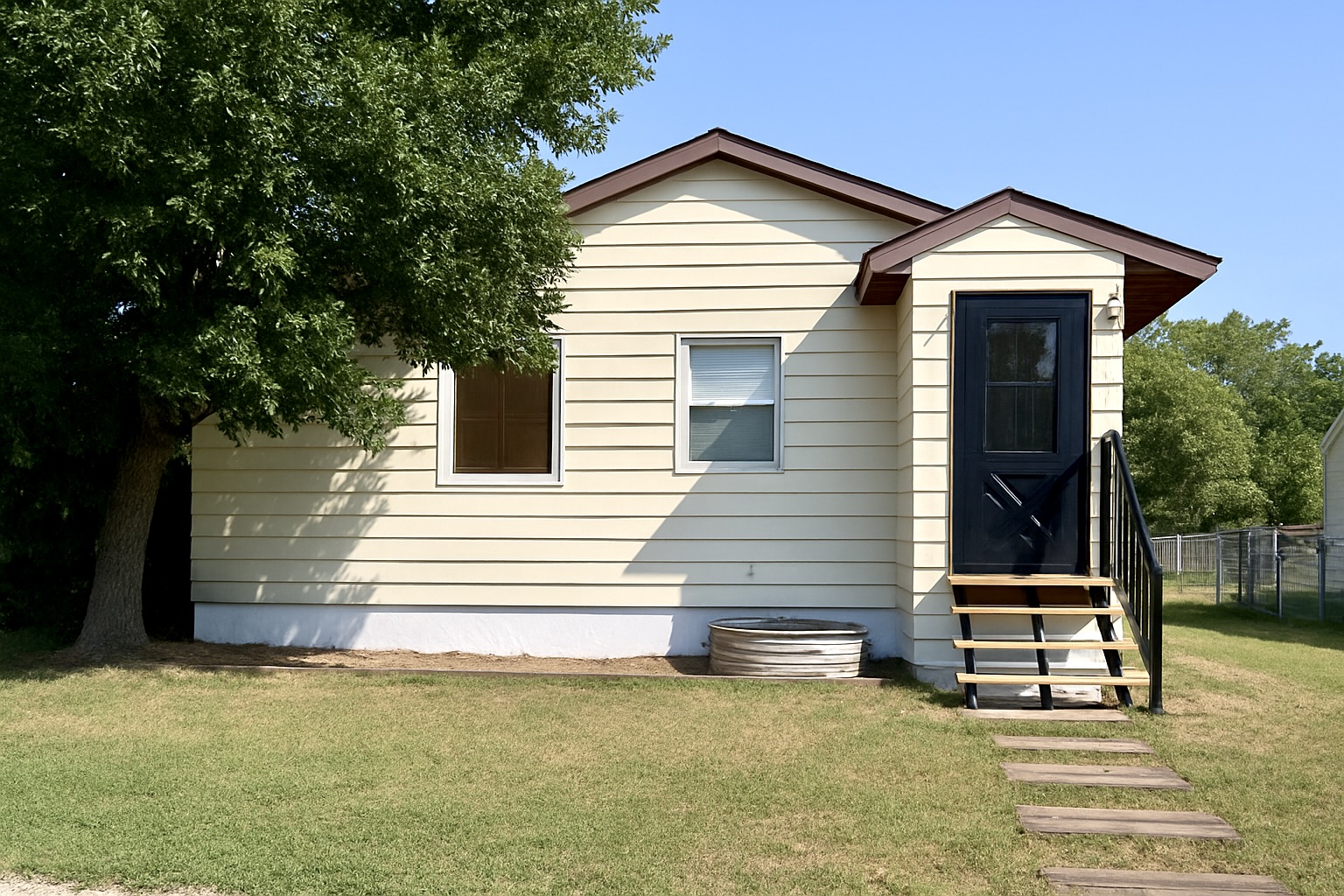 676 Hill Avenue Property Photo 1