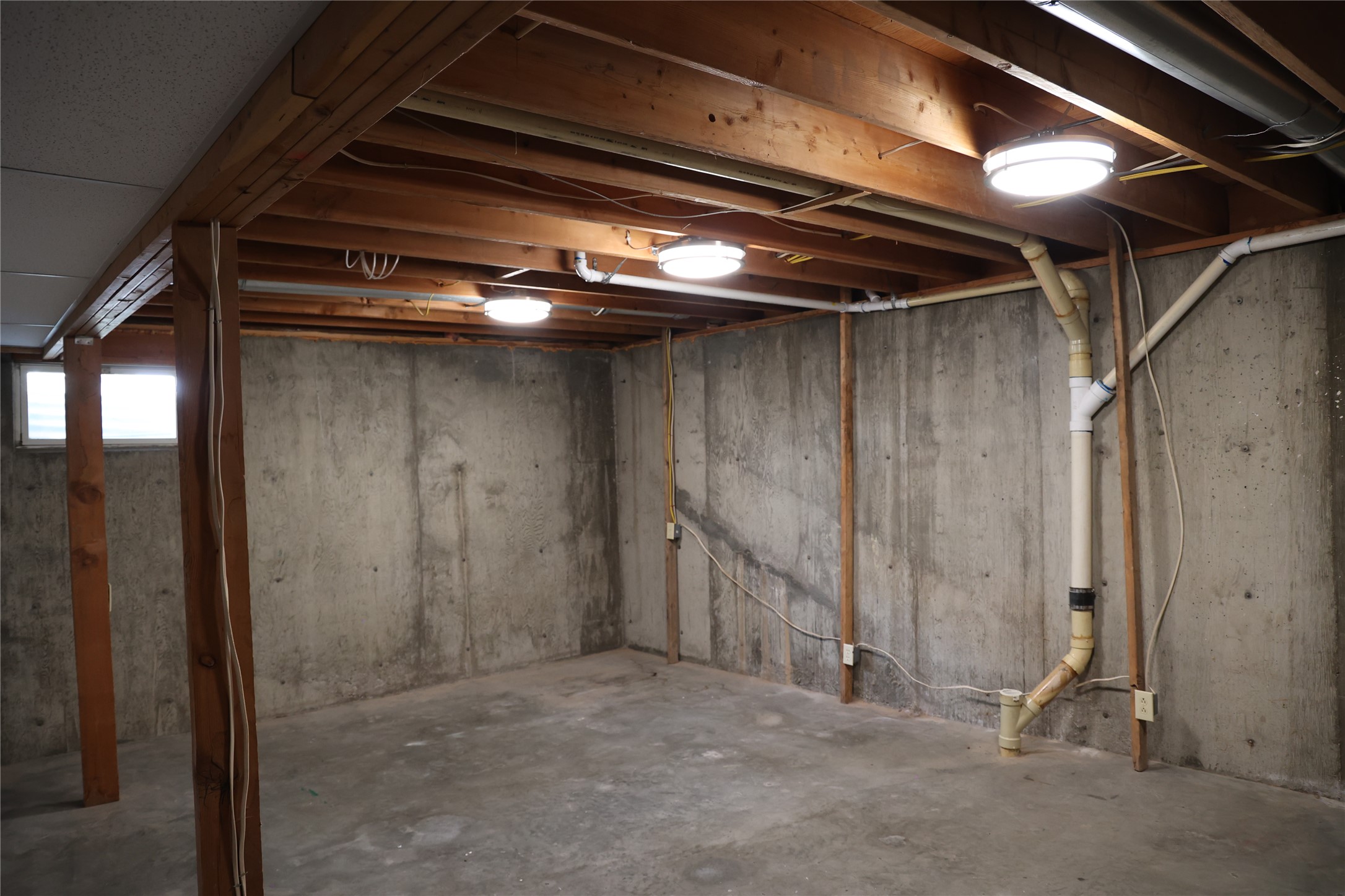 676 Hill Avenue Property Photo 18