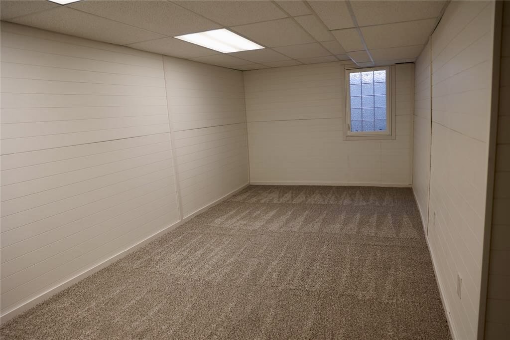676 Hill Avenue Property Photo 25