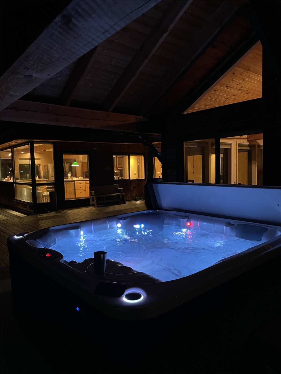 216 Lincoln Street S Property Photo 5