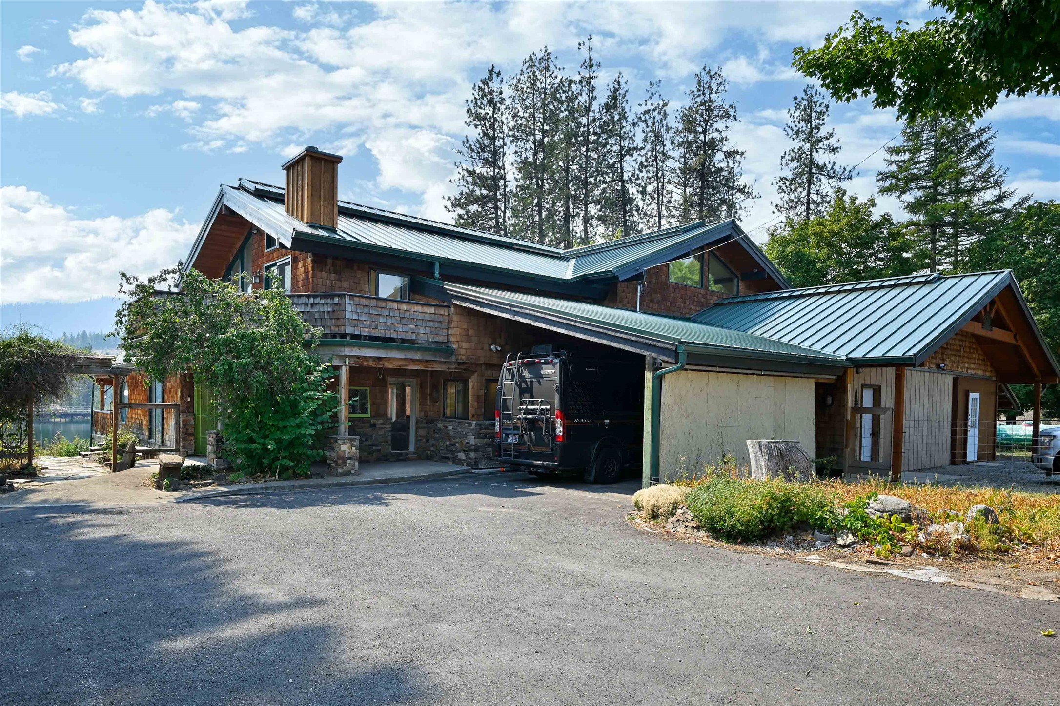 216 Lincoln Street S Property Photo 11