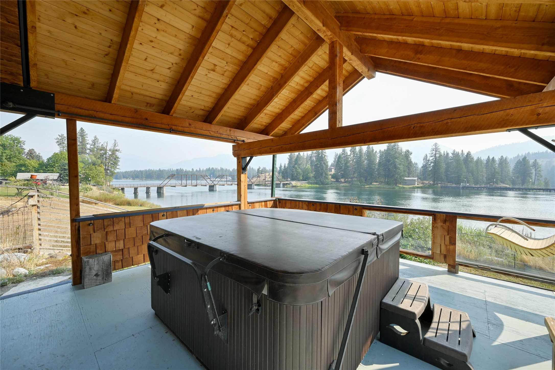 216 Lincoln Street S Property Photo 13