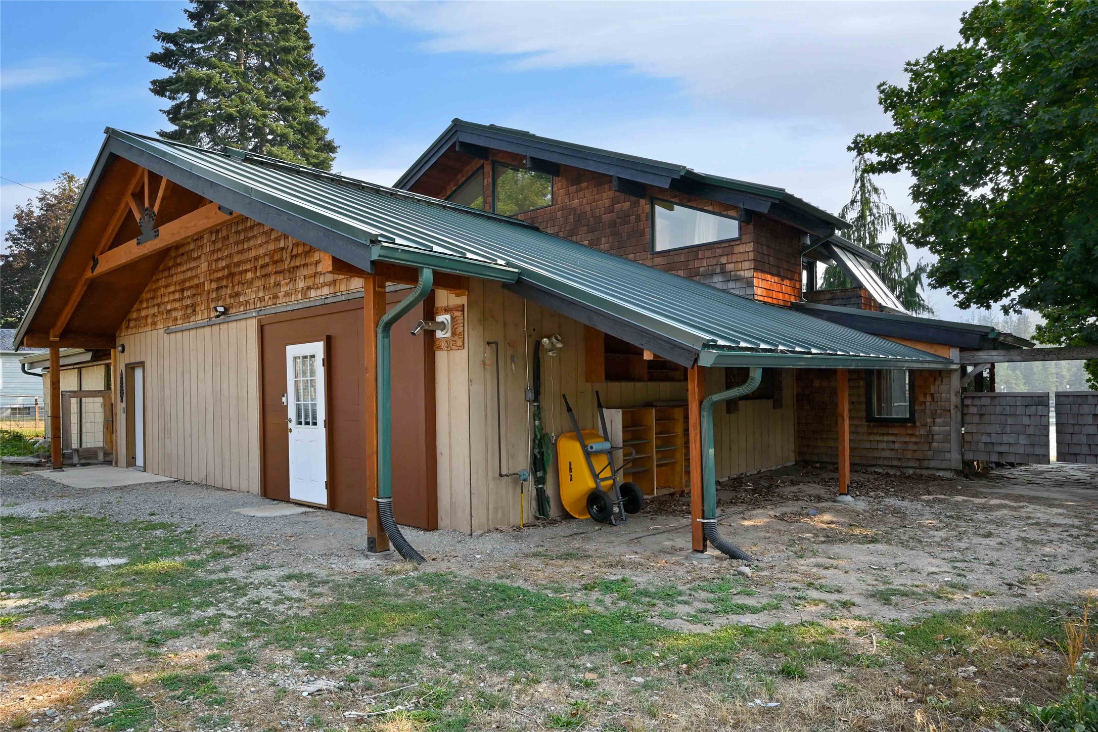 216 Lincoln Street S Property Photo 16