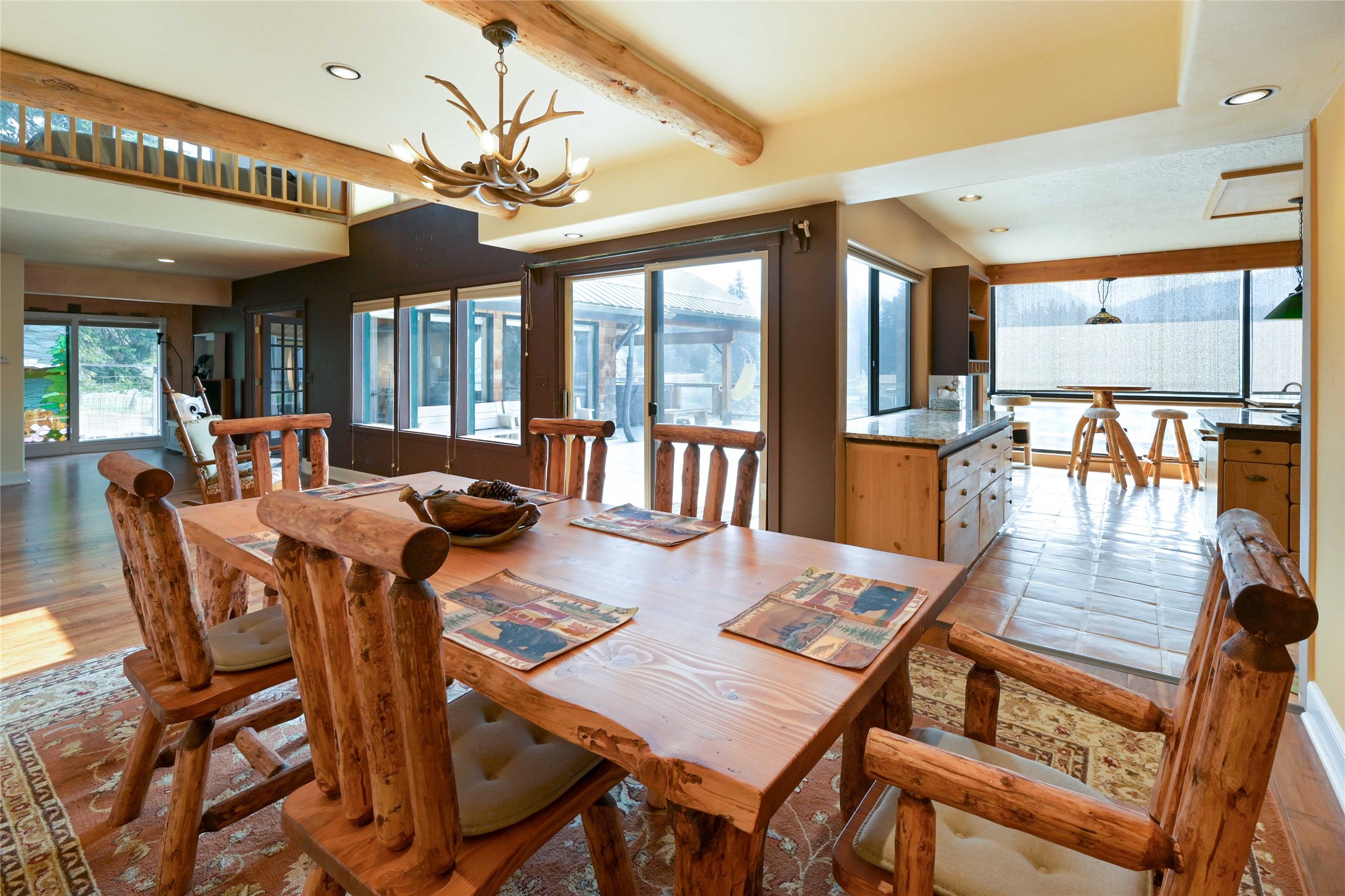 216 Lincoln Street S Property Photo 18