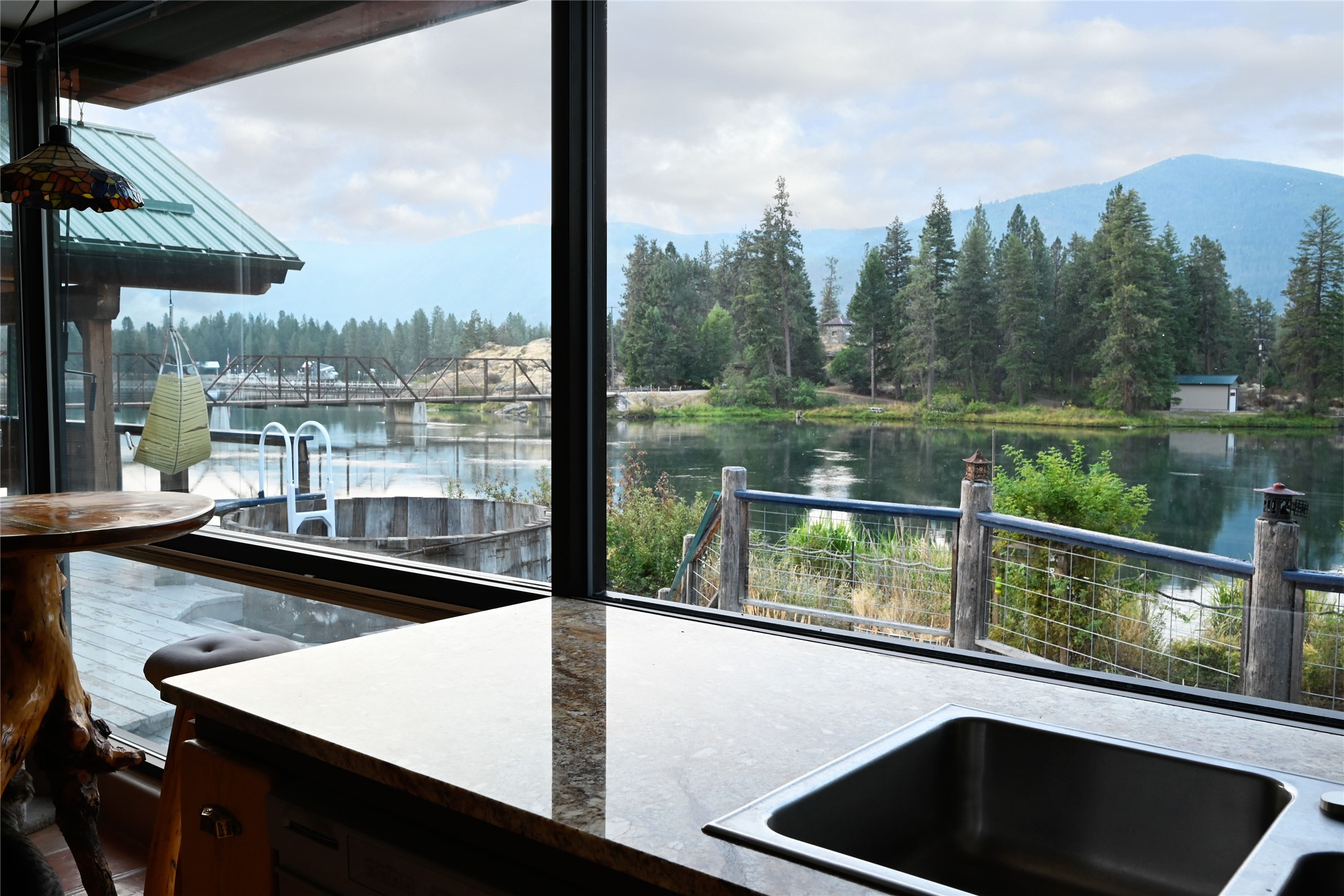 216 Lincoln Street S Property Photo 25