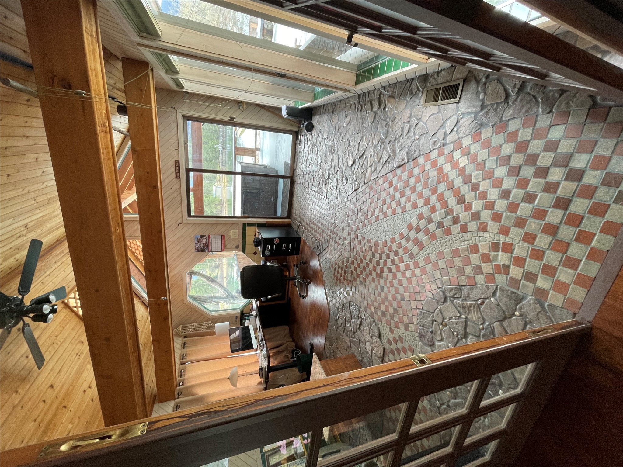 216 Lincoln Street S Property Photo 26