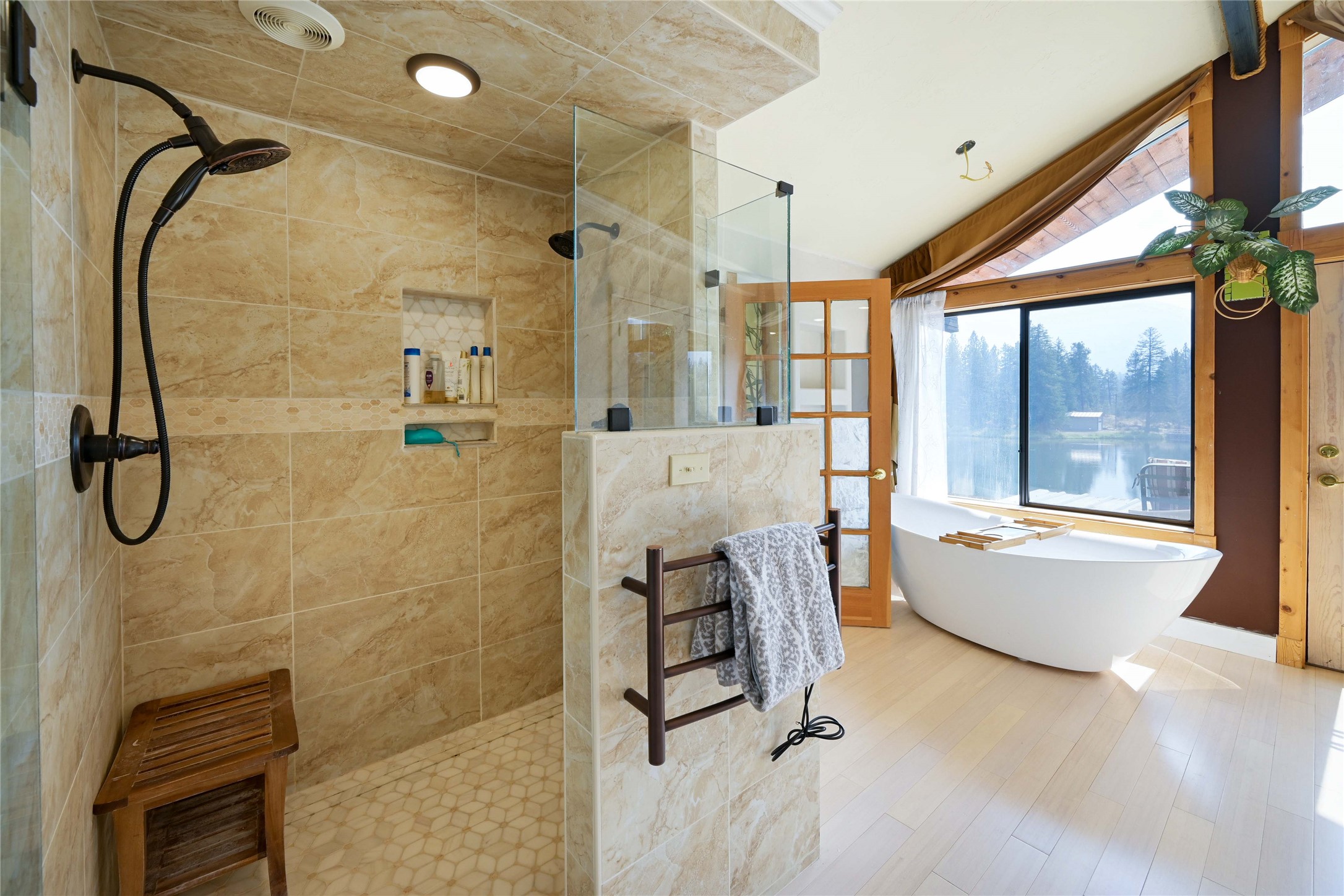 216 Lincoln Street S Property Photo 29