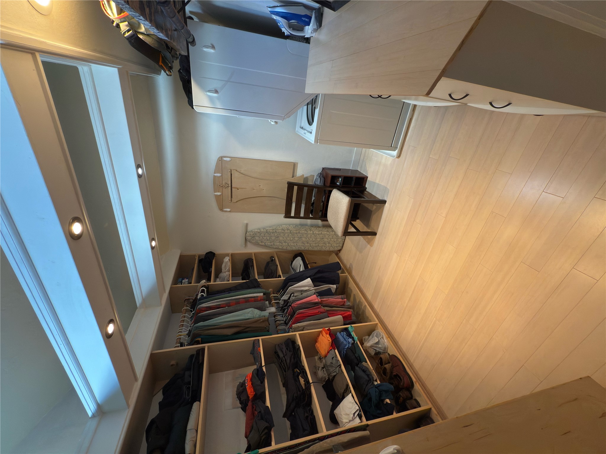 216 Lincoln Street S Property Photo 32