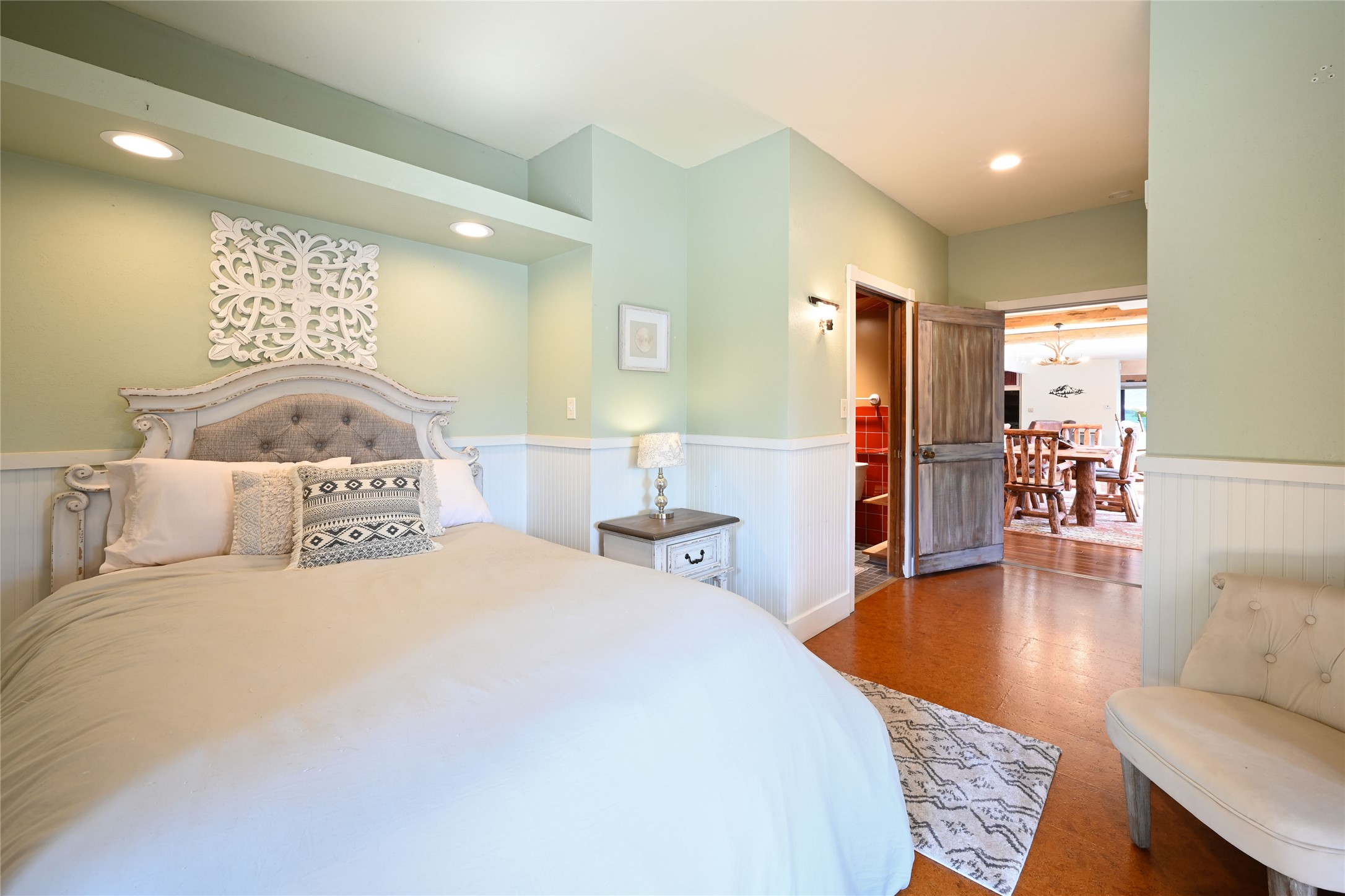 216 Lincoln Street S Property Photo 35