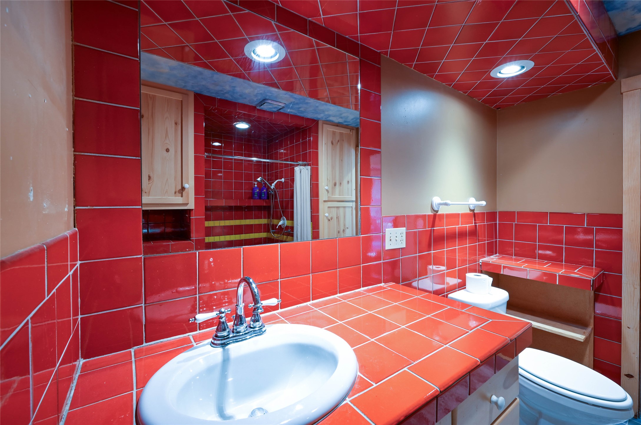 216 Lincoln Street S Property Photo 38