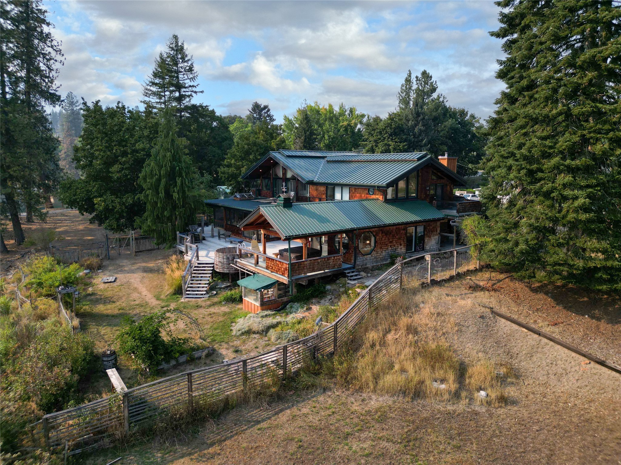 216 Lincoln Street S Property Photo 44