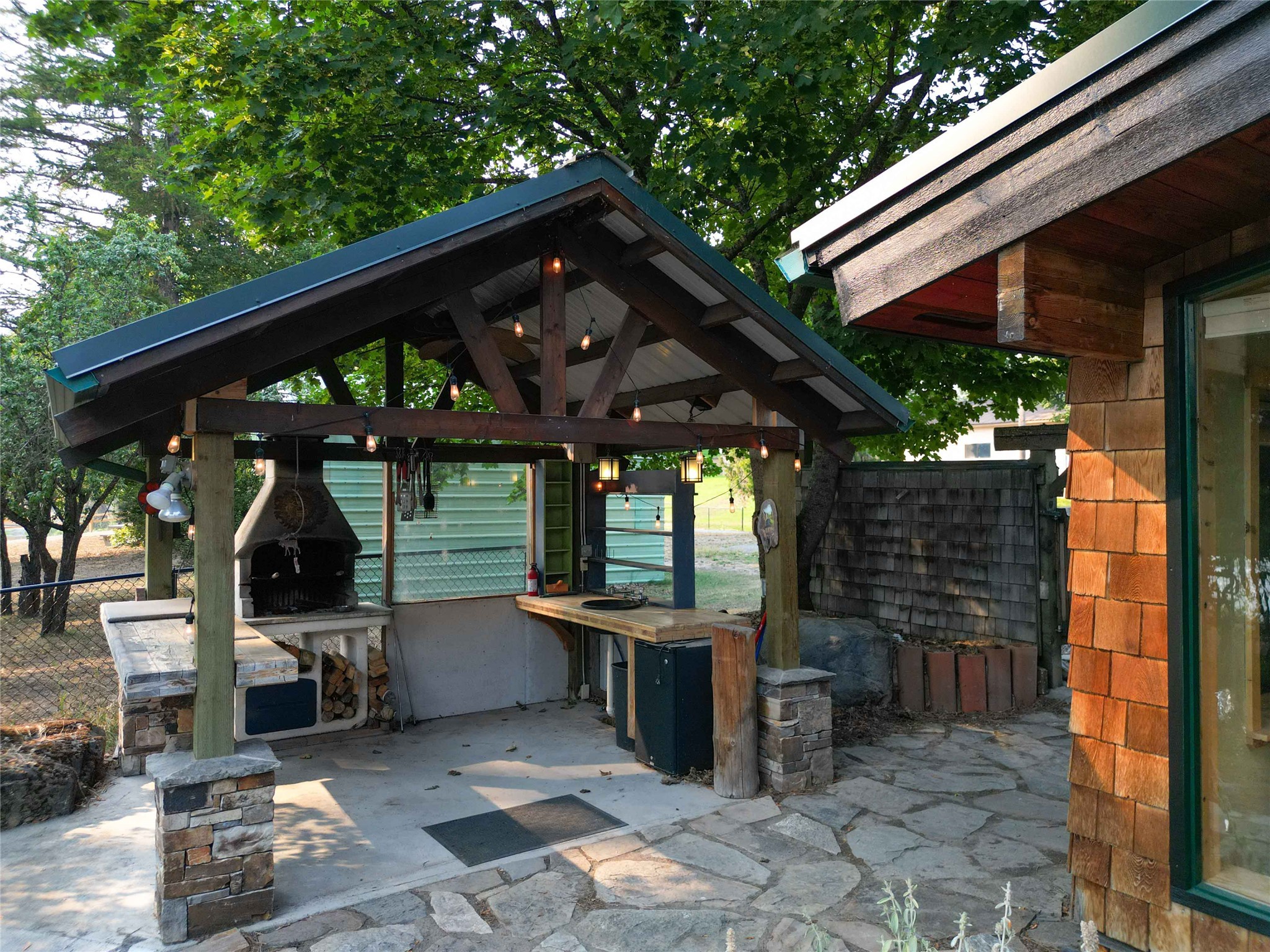 216 Lincoln Street S Property Photo 46