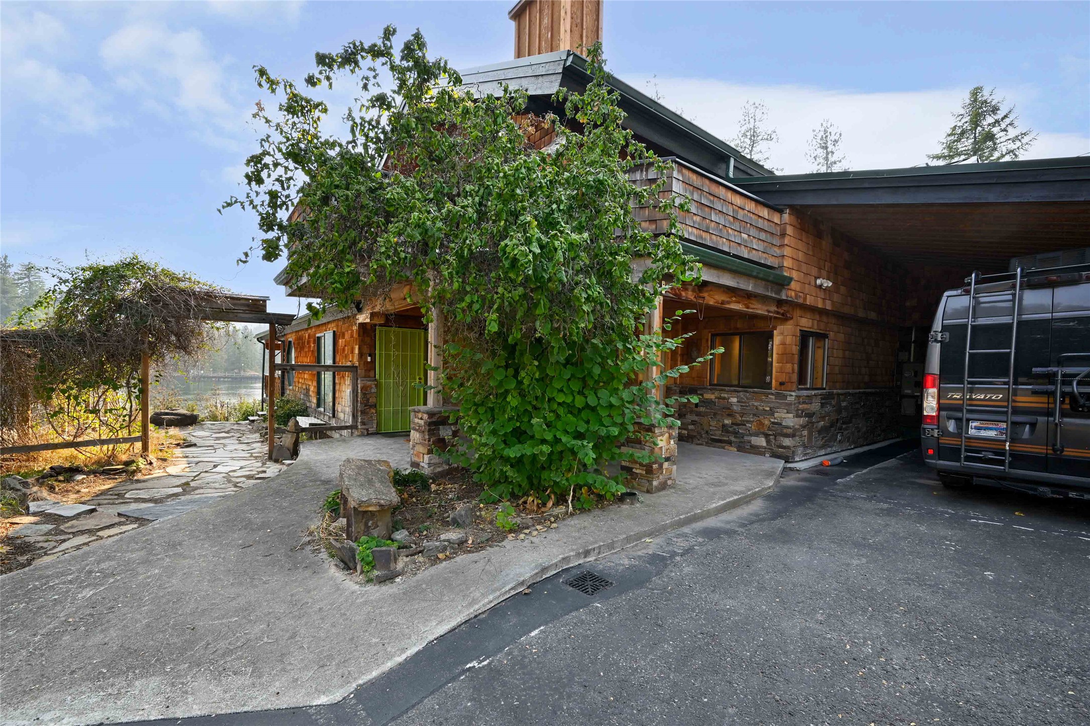 216 Lincoln Street S Property Photo 48