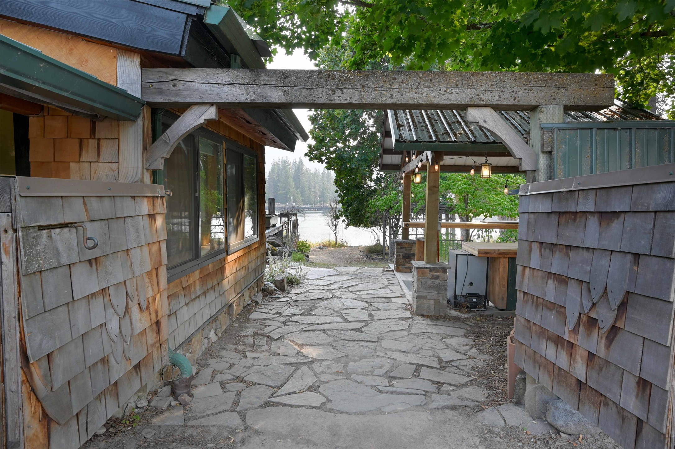 216 Lincoln Street S Property Photo 49