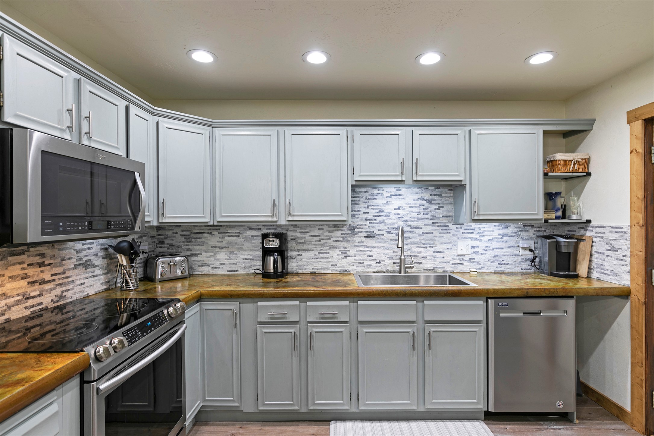 14025 Hampton Drive Property Photo 20