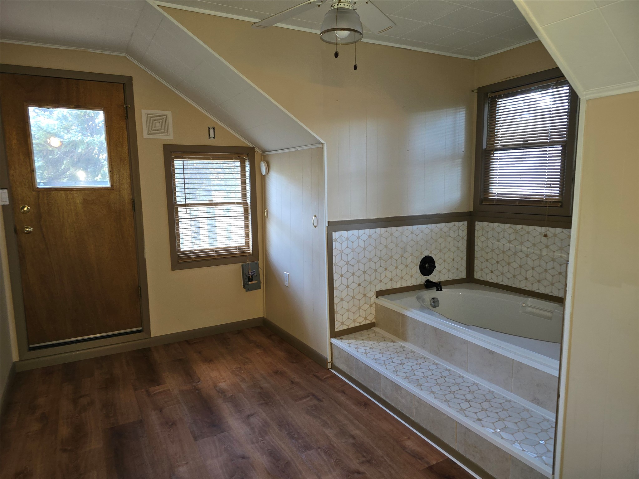 207 Main Street Property Photo 45