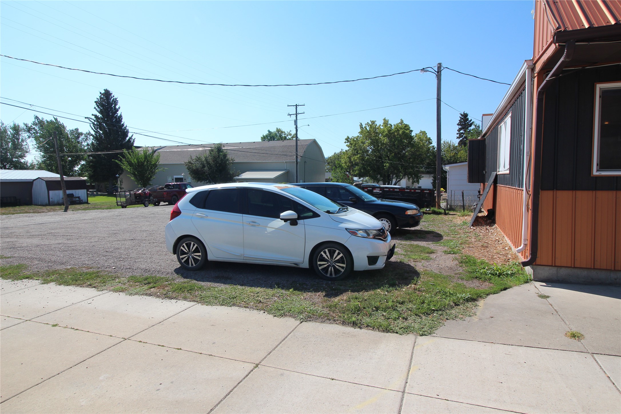 16 Central Avenue W Property Photo 3