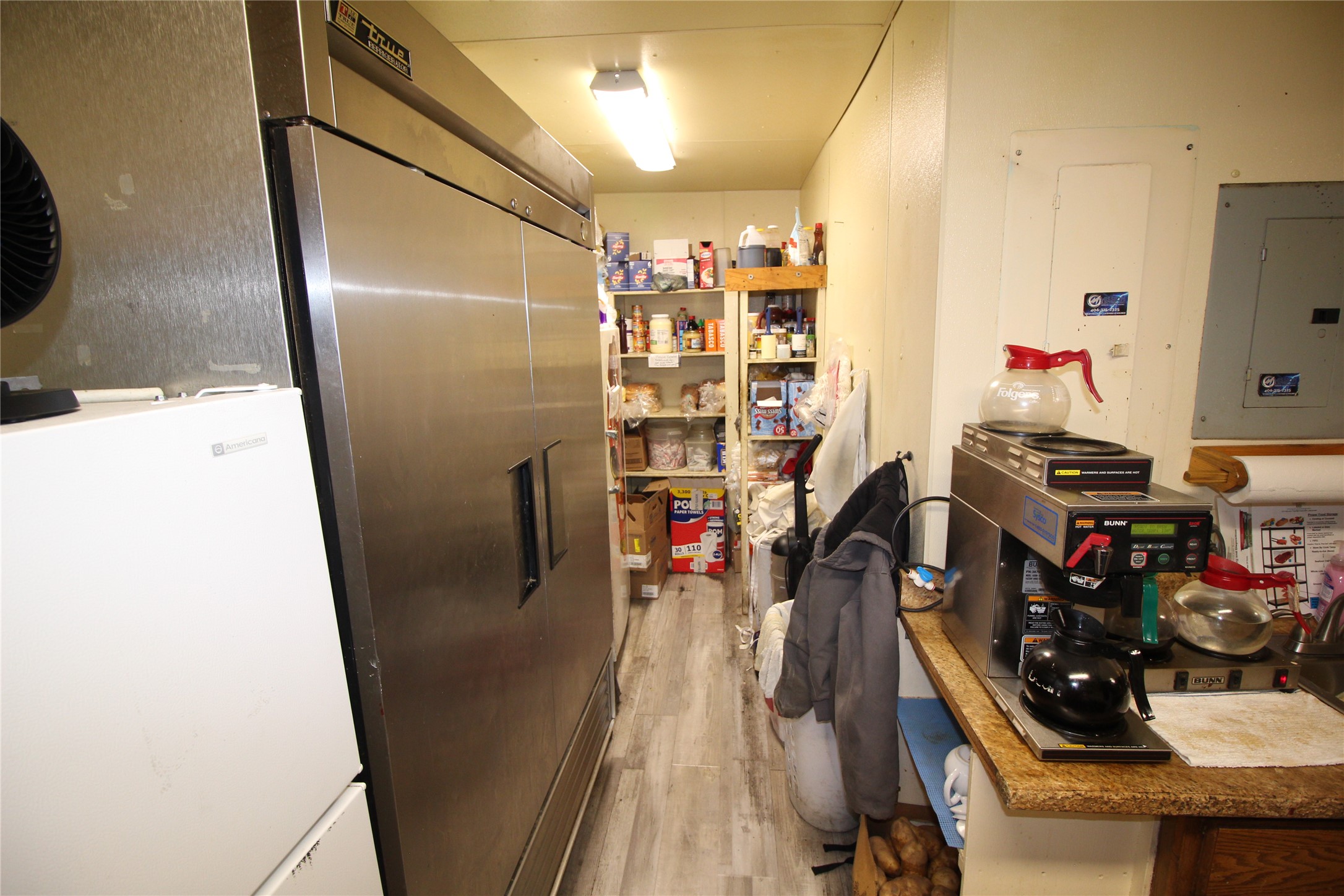 16 Central Avenue W Property Photo 12