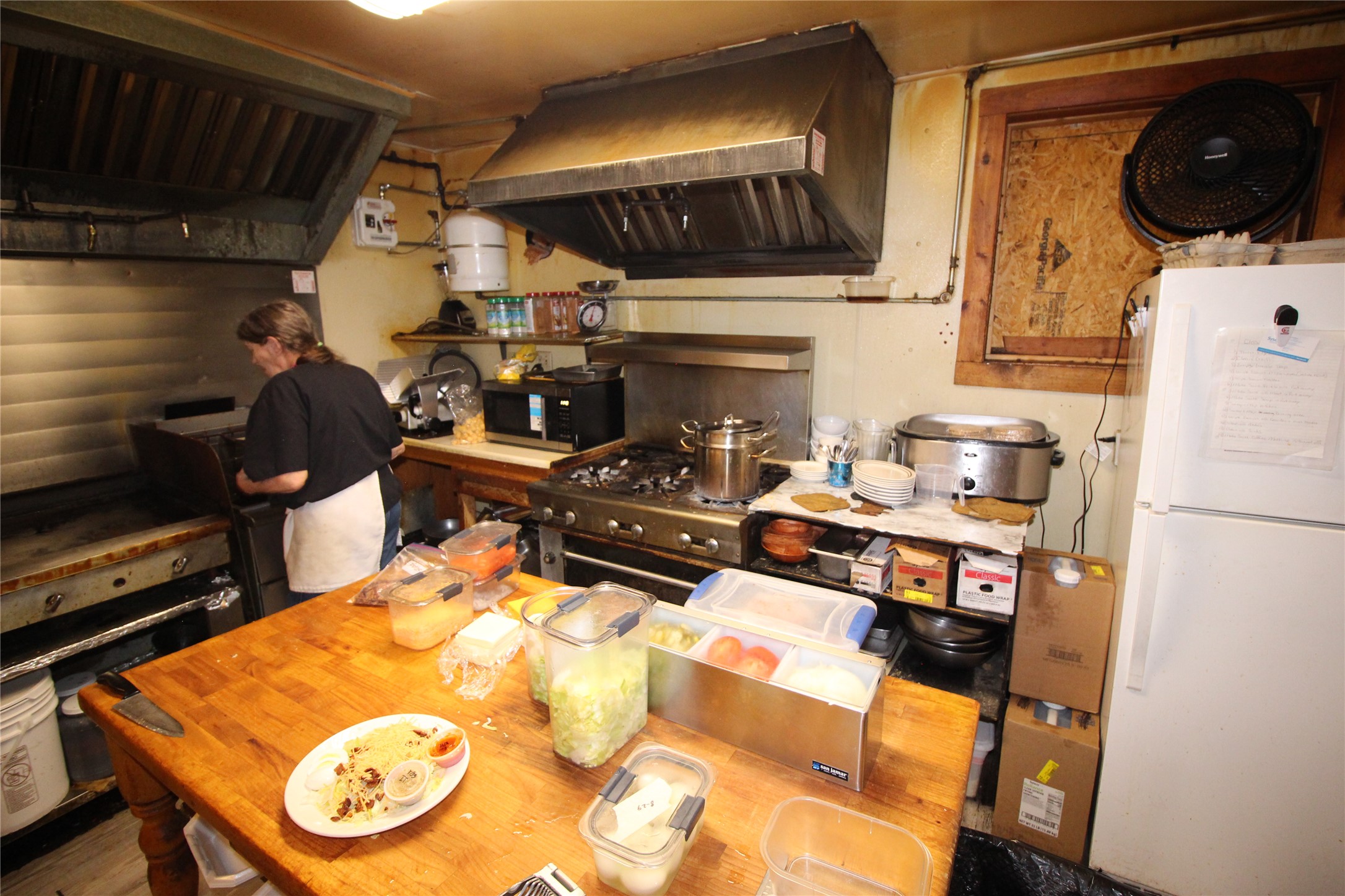 16 Central Avenue W Property Photo 14