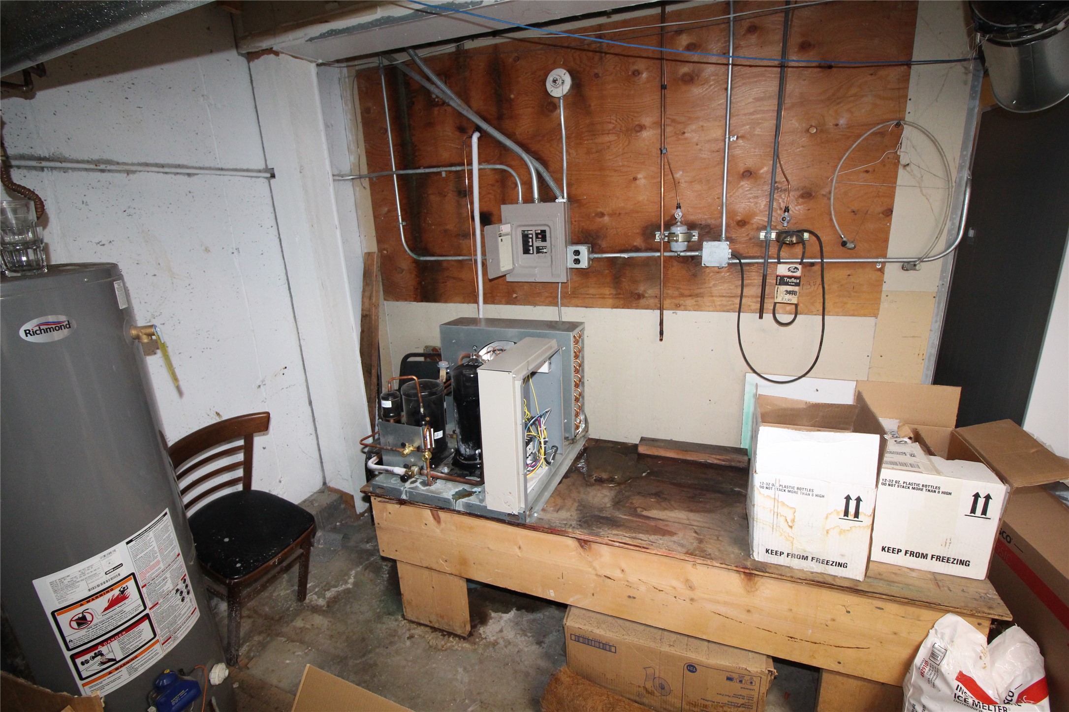 16 Central Avenue W Property Photo 18