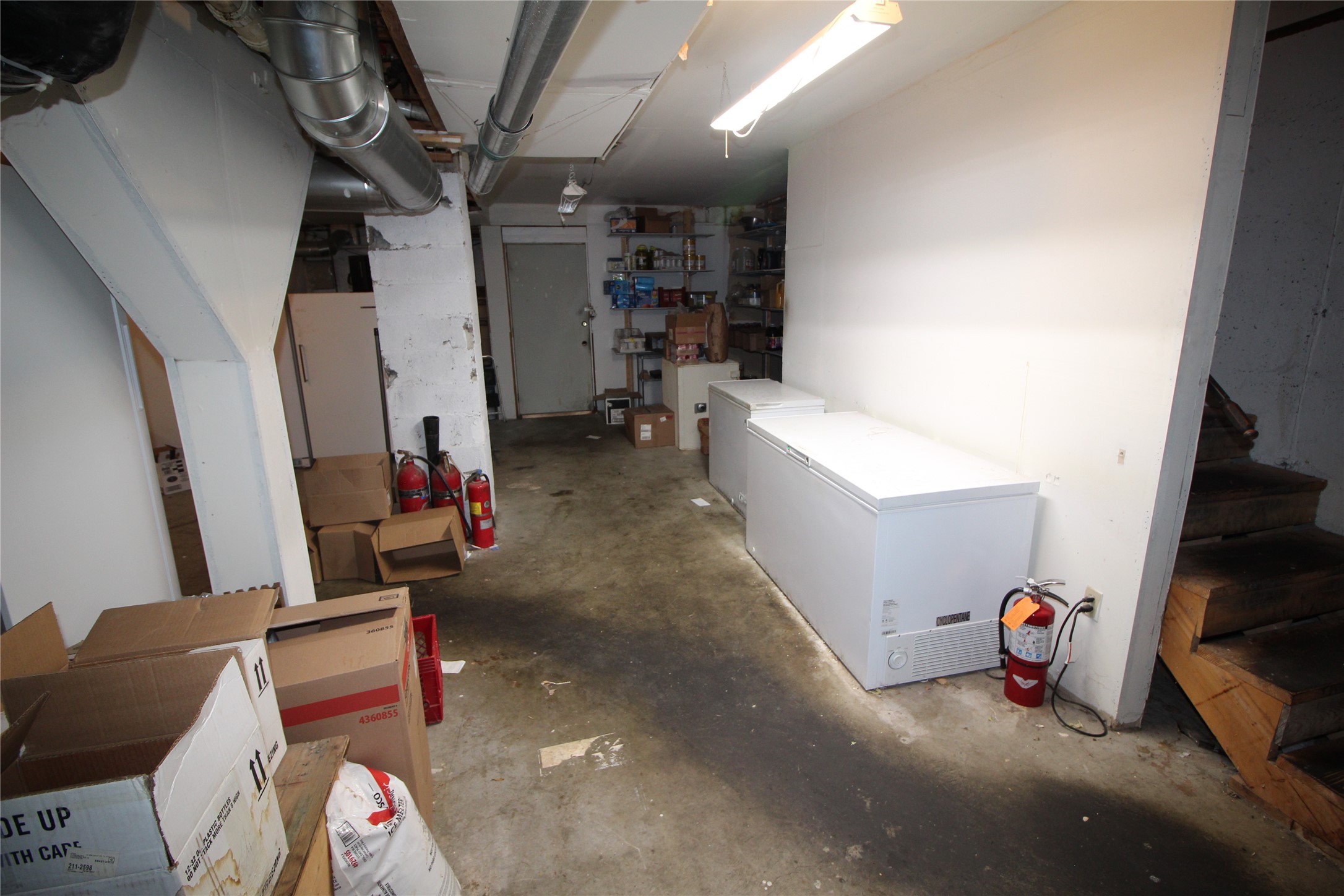 16 Central Avenue W Property Photo 19