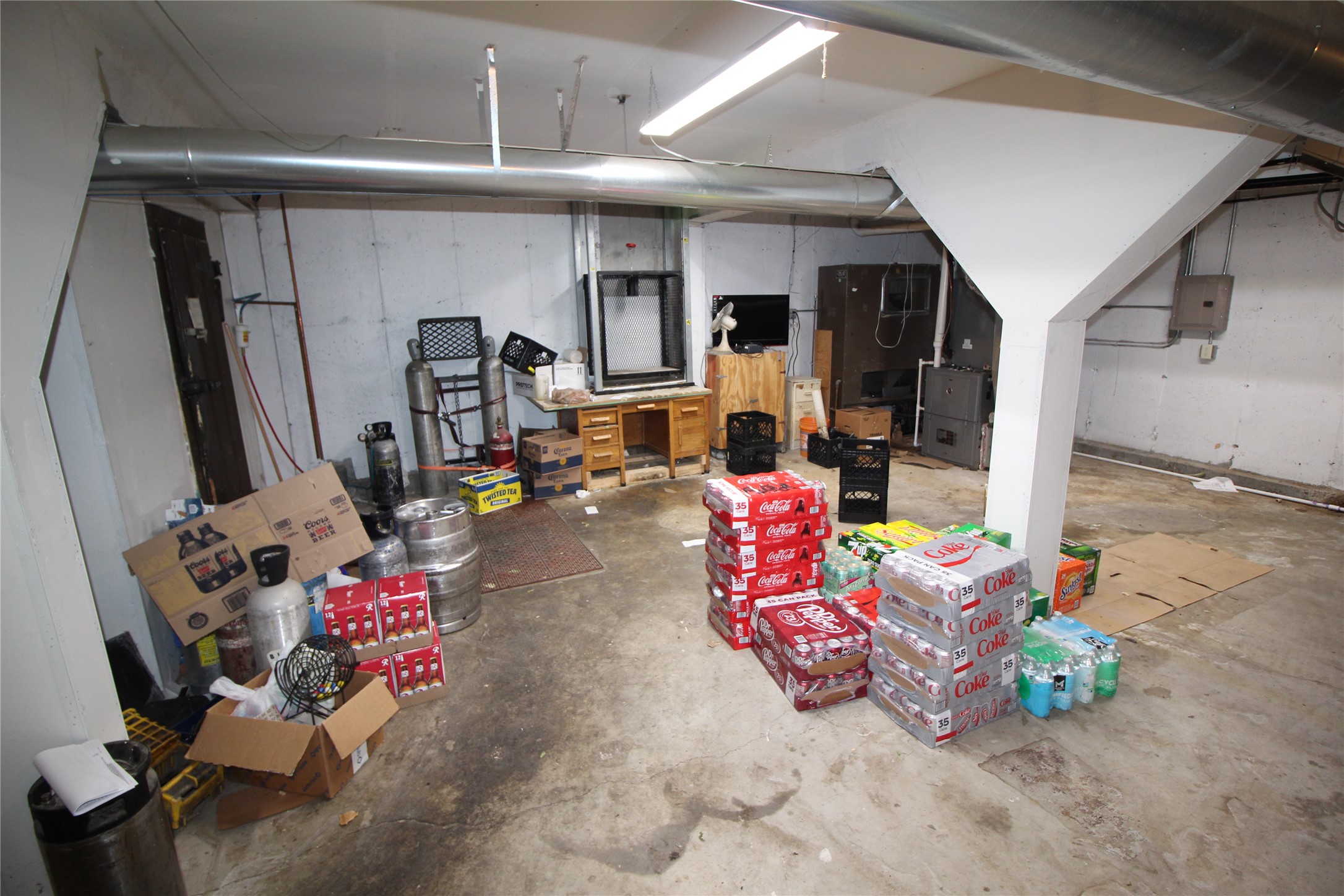 16 Central Avenue W Property Photo 21