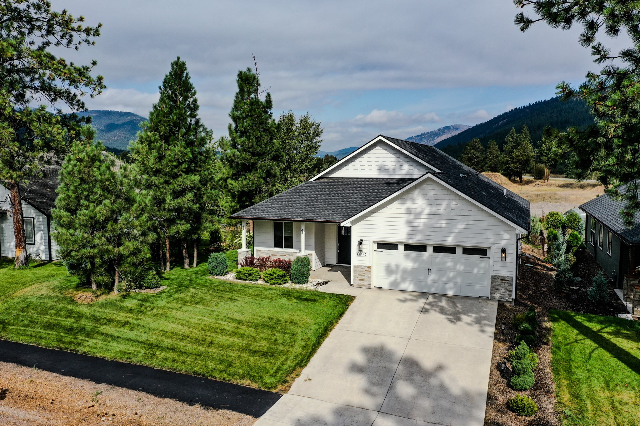11596 Ninebark Way Property Photo 3