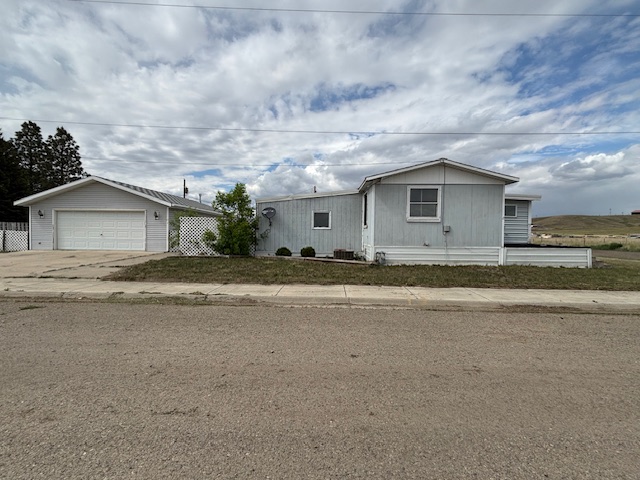 407 Glacier Avenue Property Photo 1