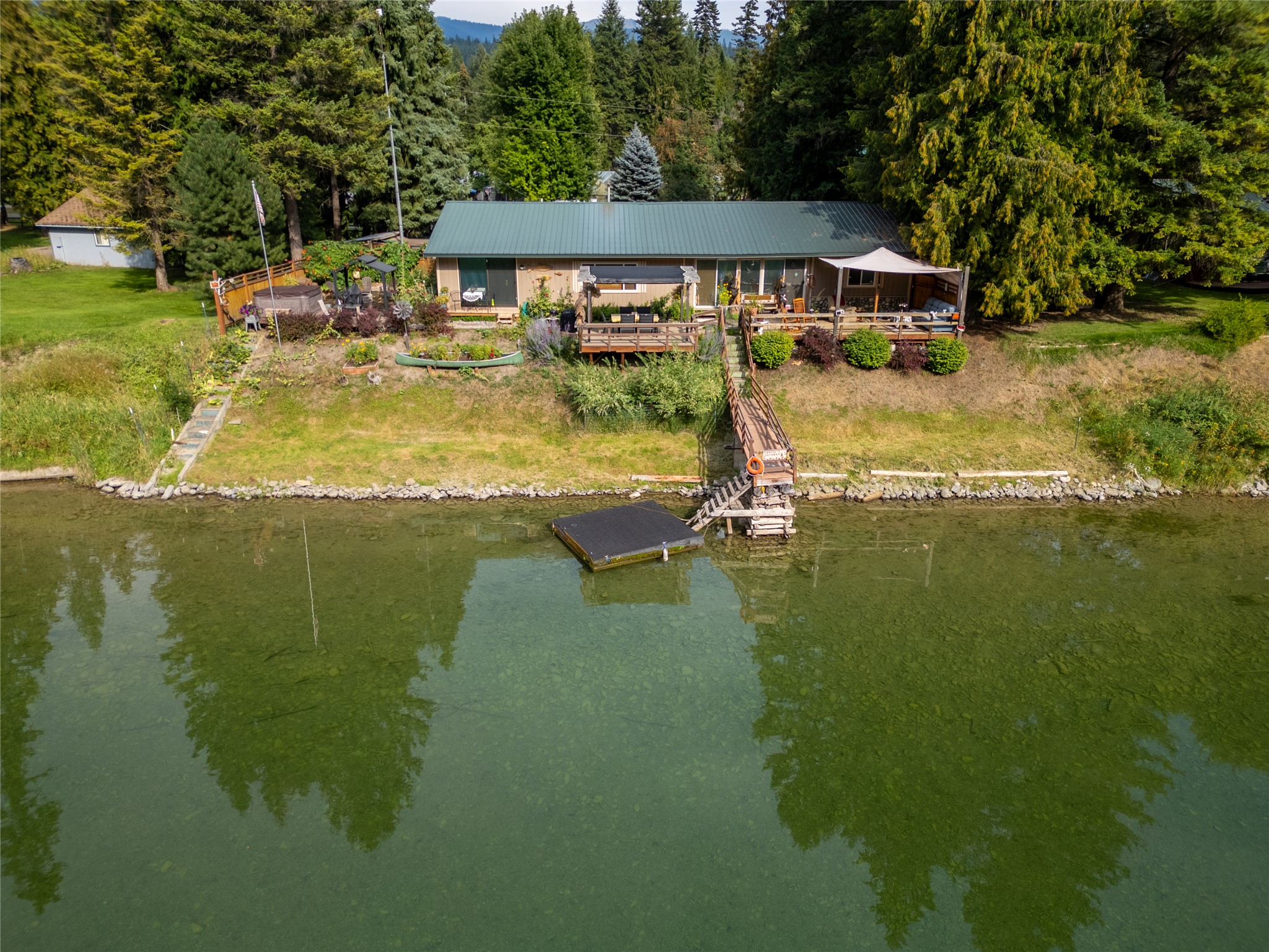 644 Waterfront Road Property Photo 1