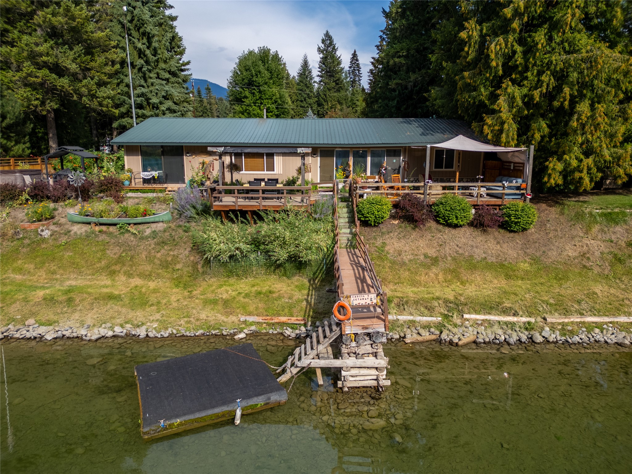 644 Waterfront Road Property Photo 2