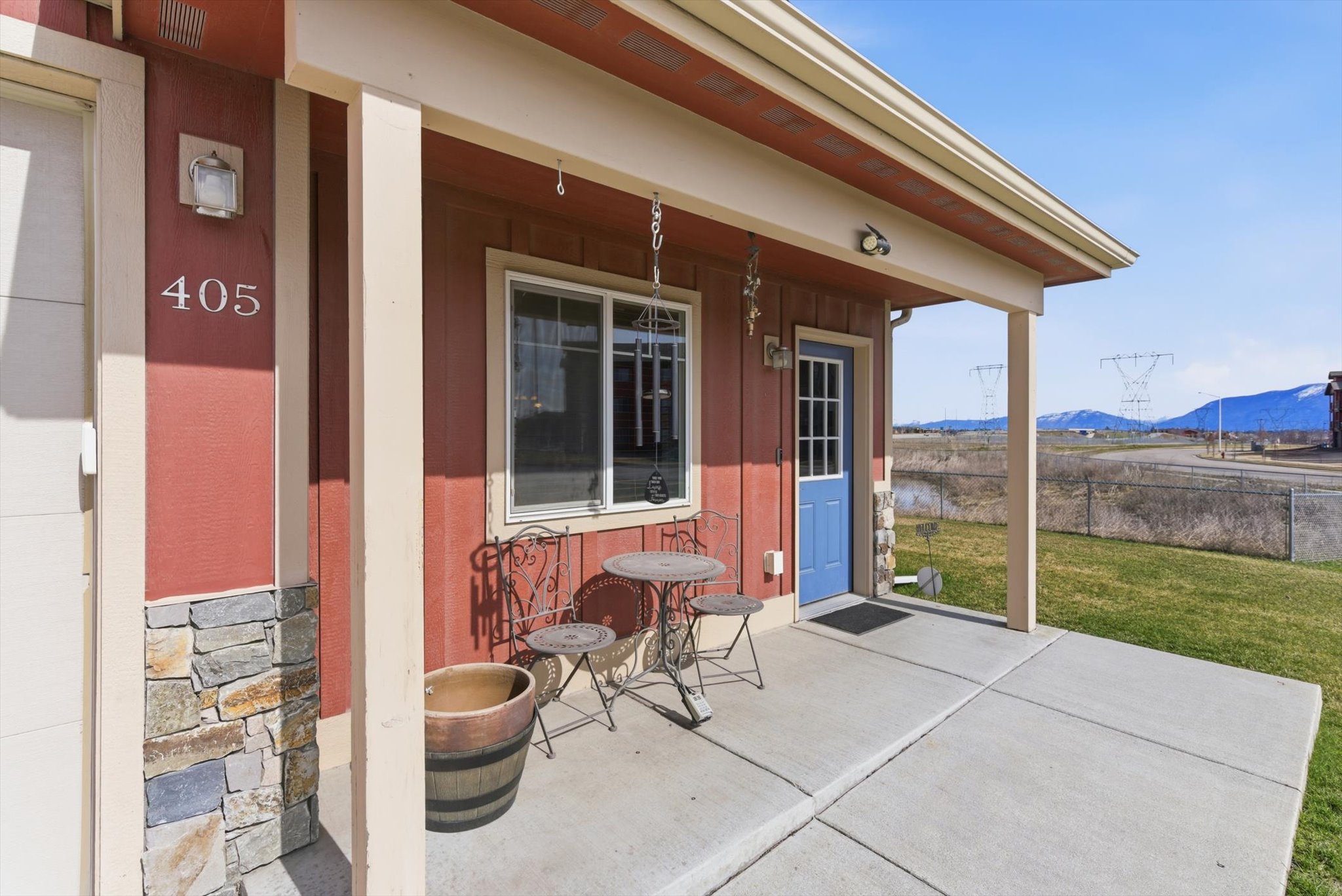 405 Hollyhock Lane Property Photo 2
