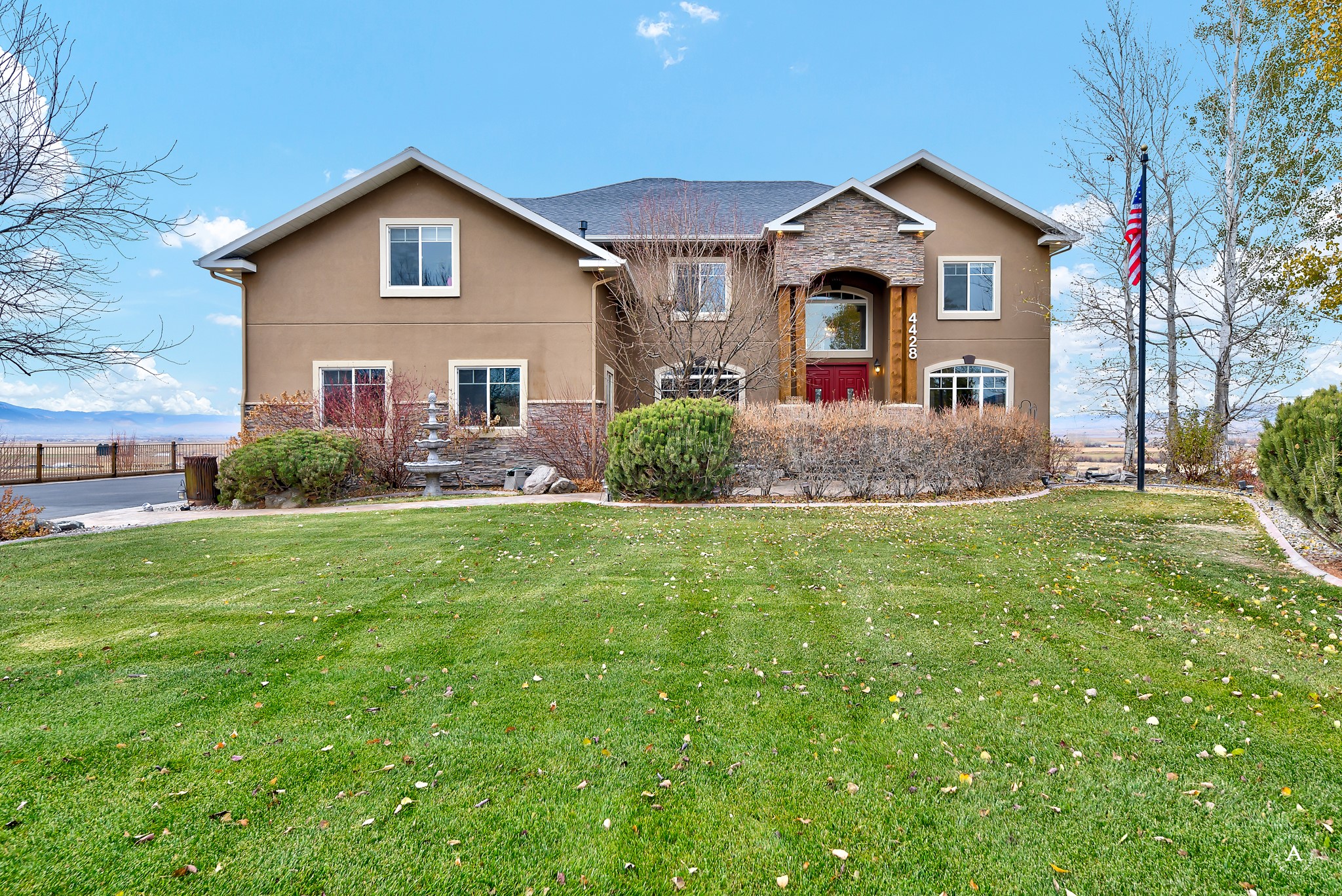 4428 Fox View Loop Property Photo 4
